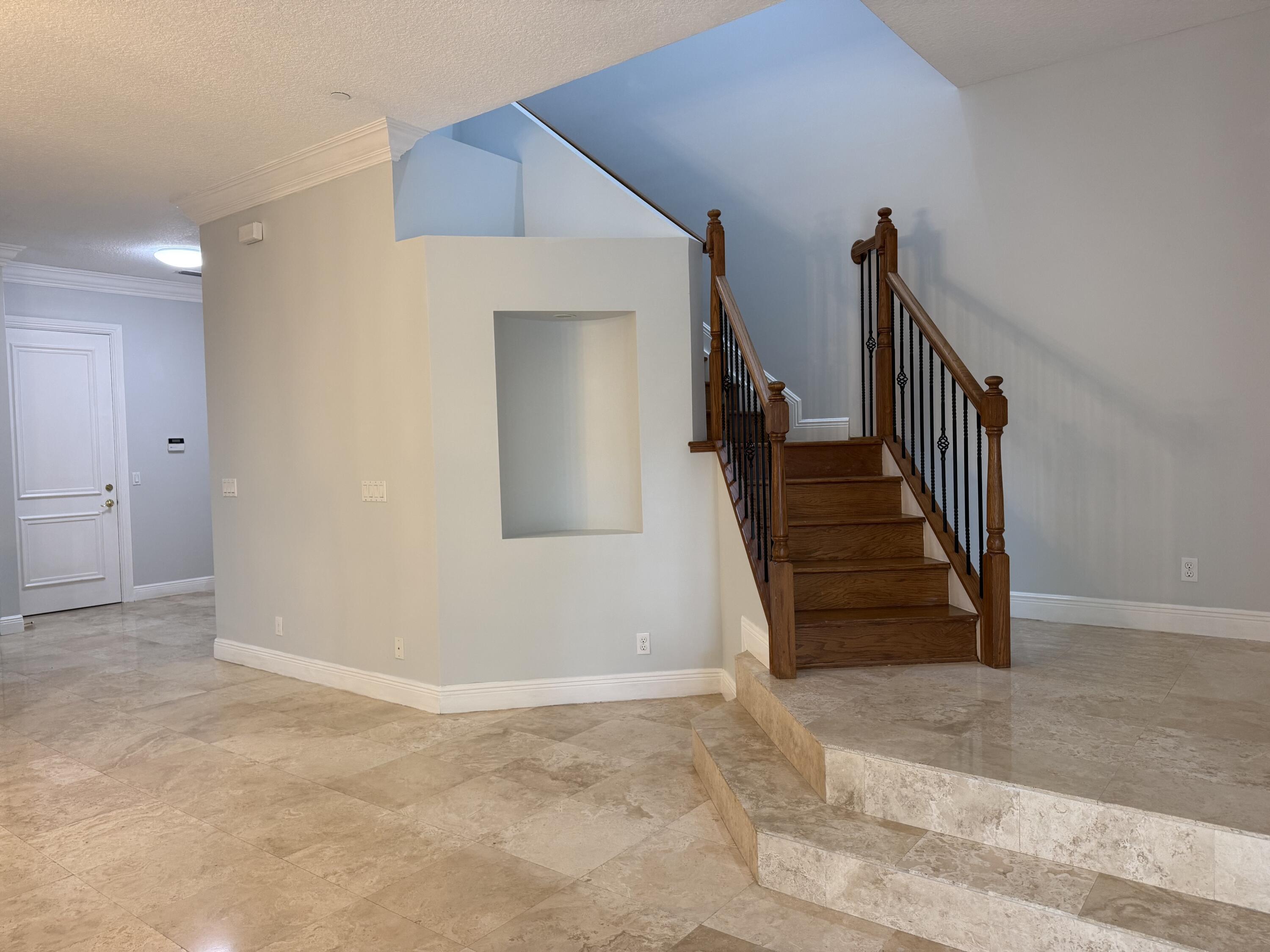 335 NE 69TH Circle — Photo 3