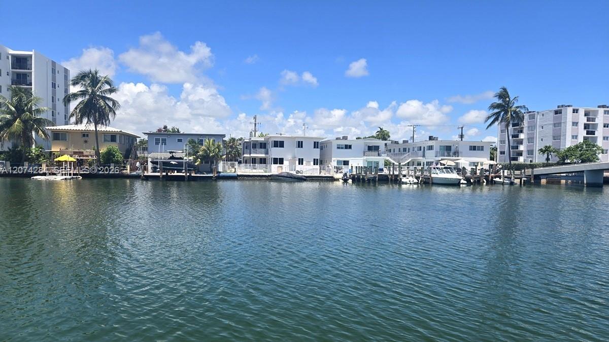 8024 Tatum Waterway Dr # 6B, Miami Beach FL 33141