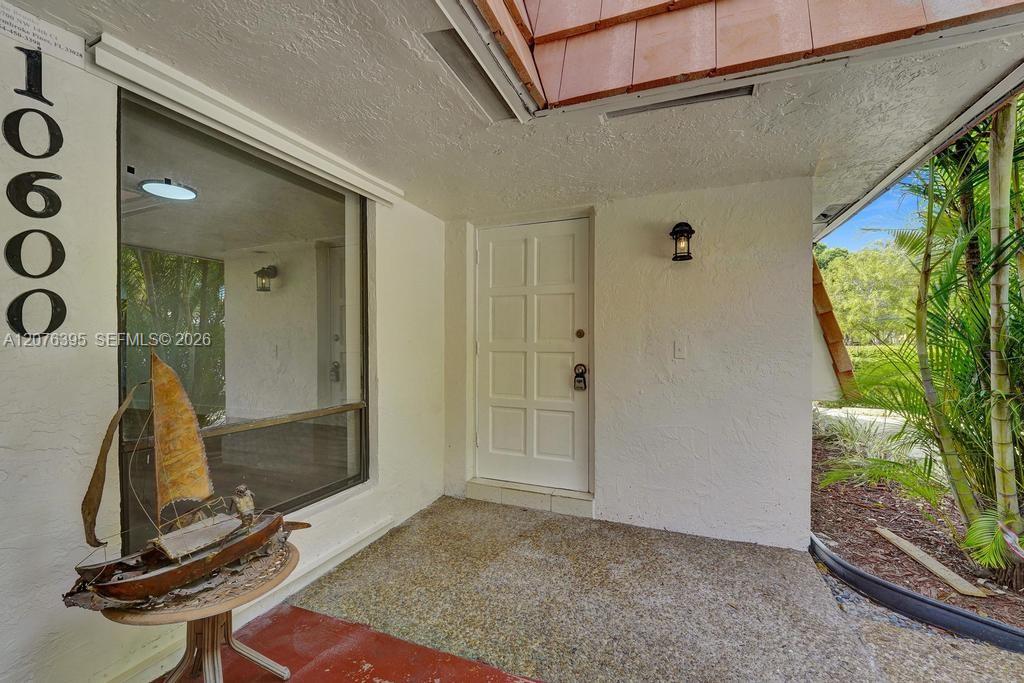 10600 NW 45th St — Photo 3
