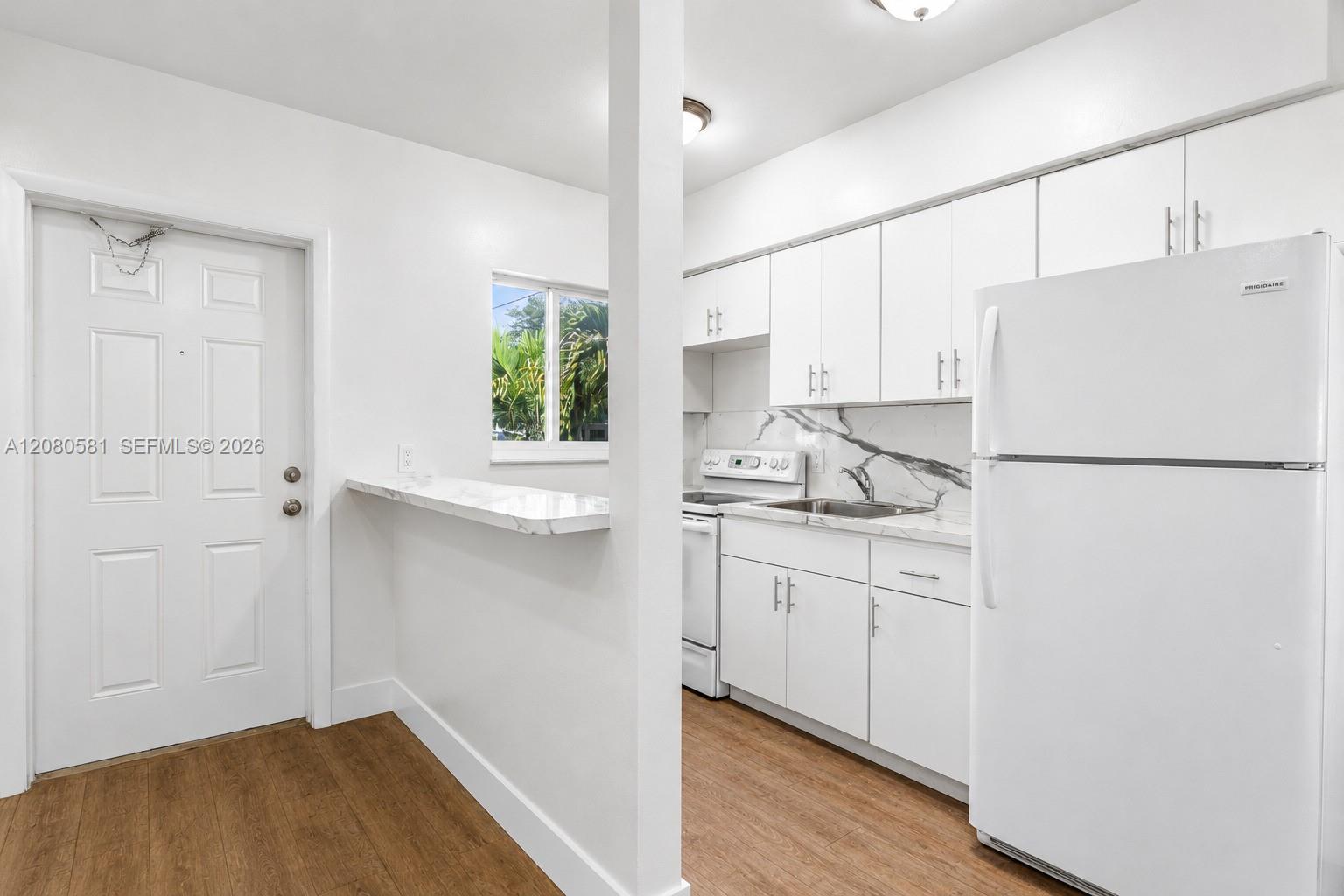 1545 Lenox Ave # 11 — Photo 5