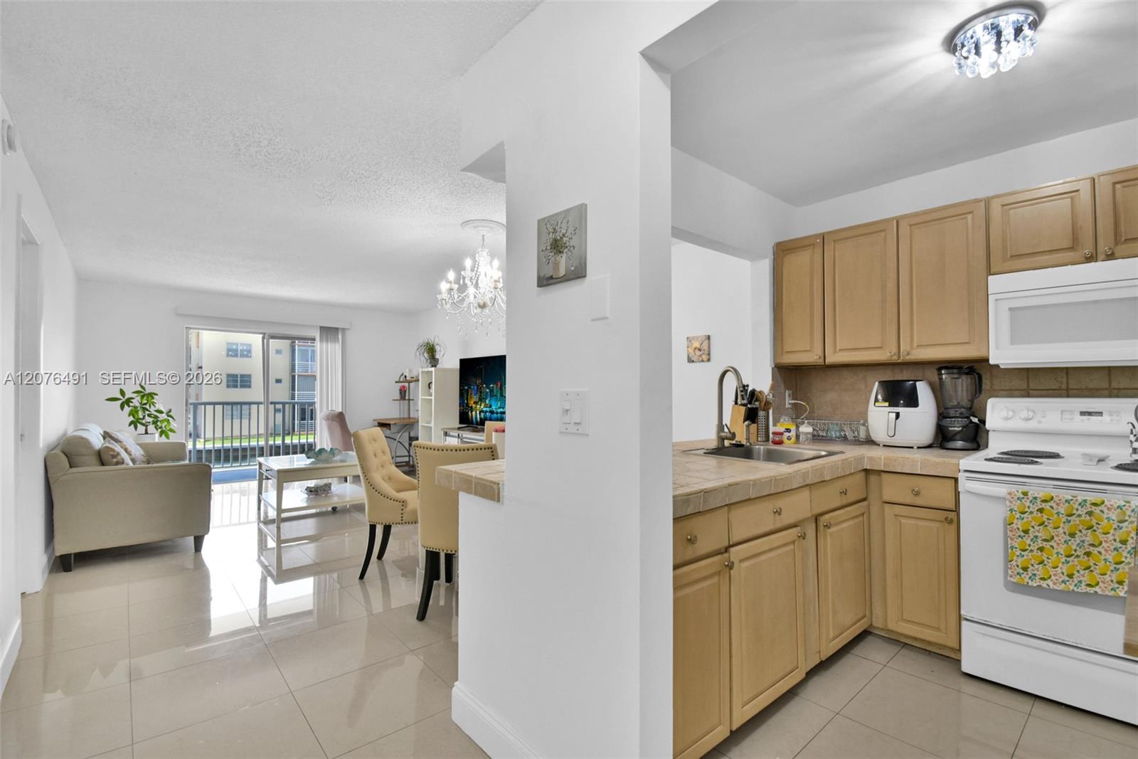 3527 NE 168th St # 203 — Photo 4
