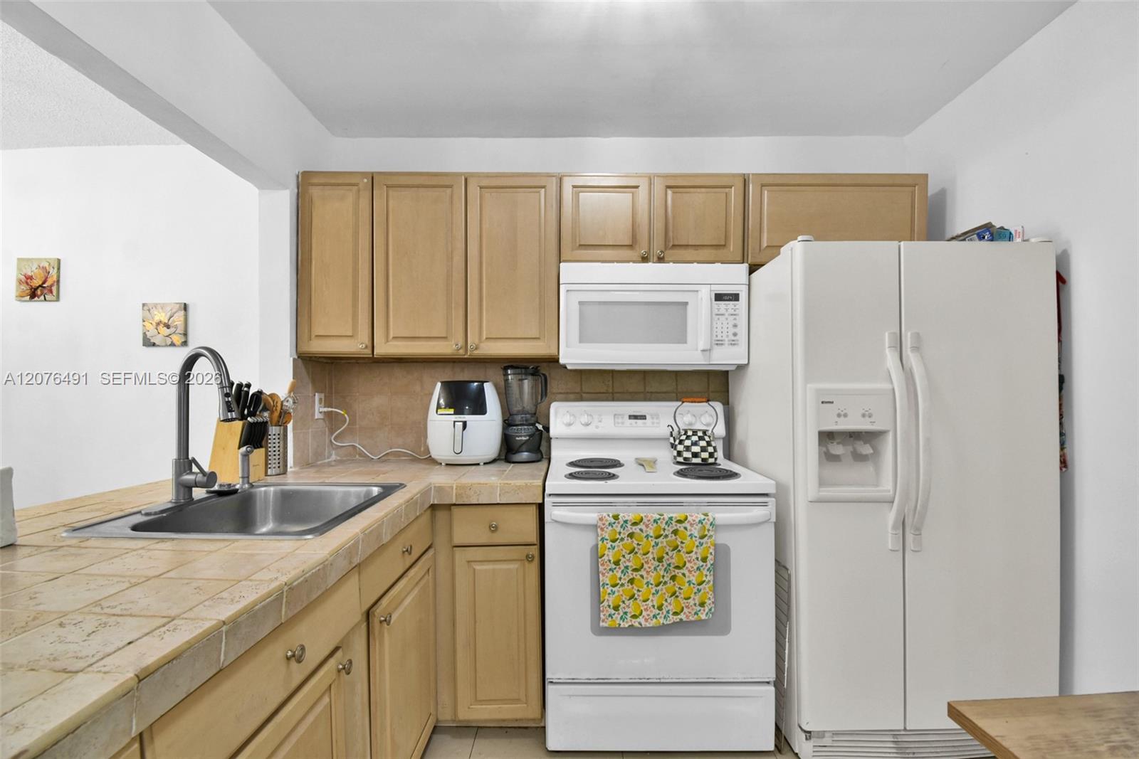 3527 NE 168th St # 203 — Photo 5