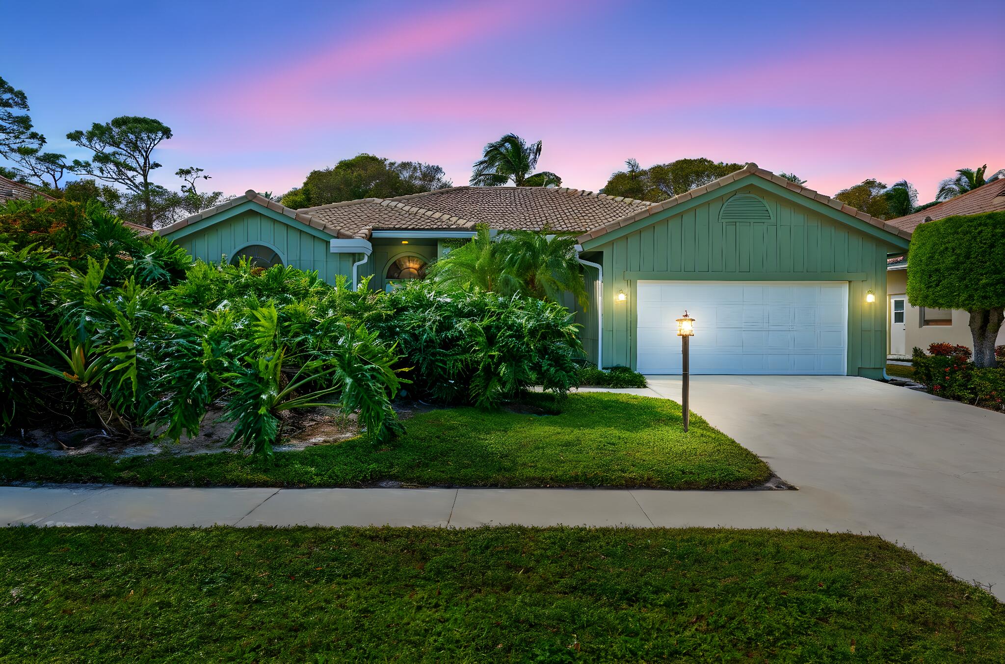 9055 Cypress Hollow Drive, Palm Beach Gardens FL 33418