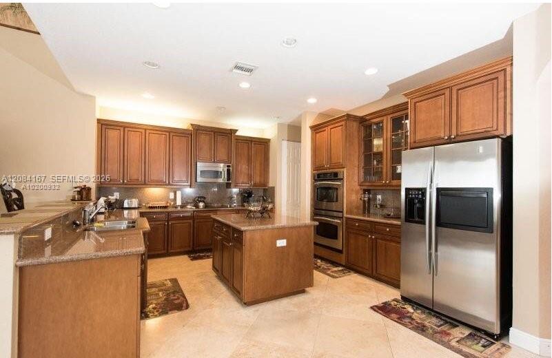 4607 SW 195th Ter — Photo 5
