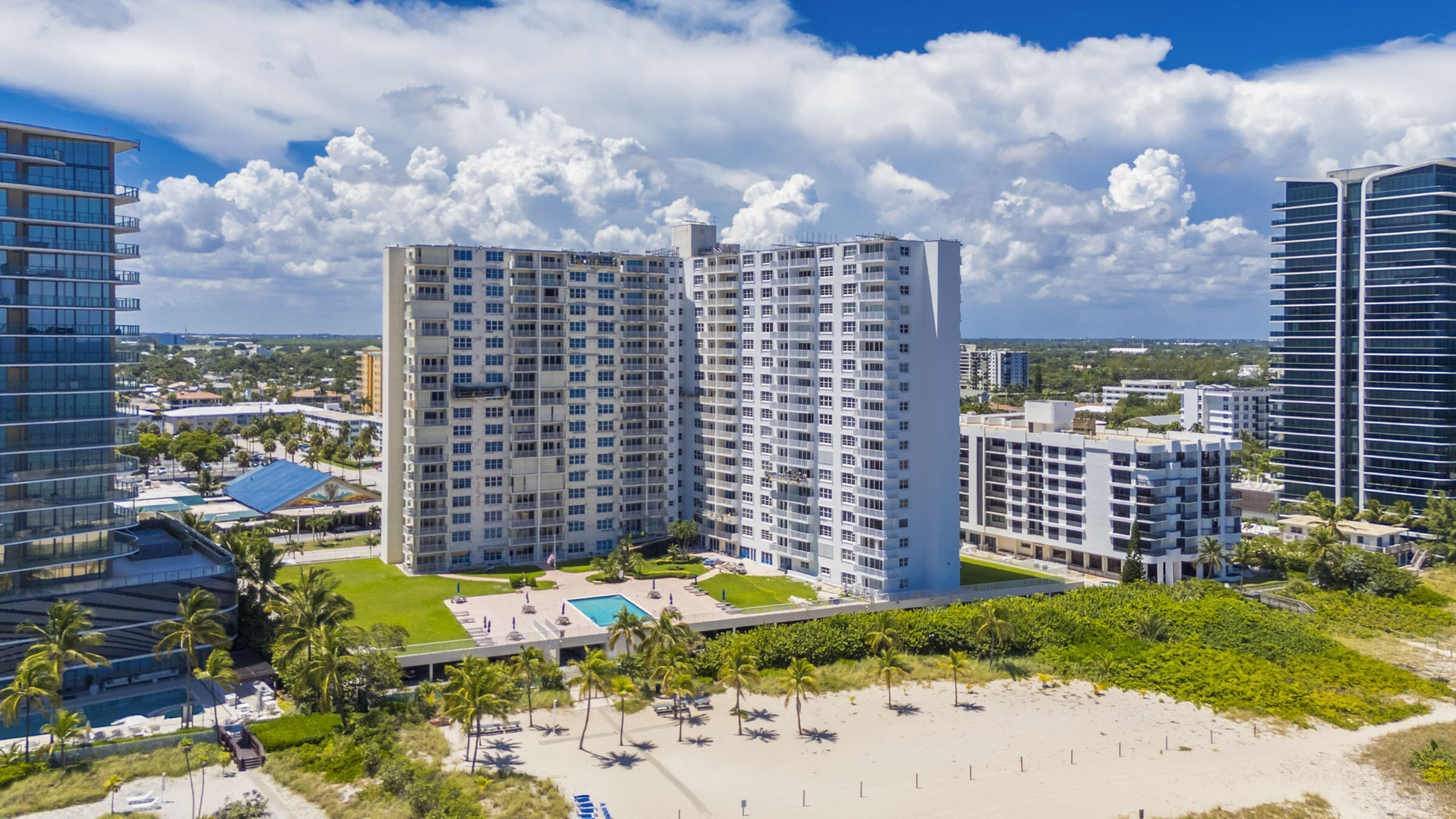 750 N Ocean Boulevard # 1403 — Photo 3