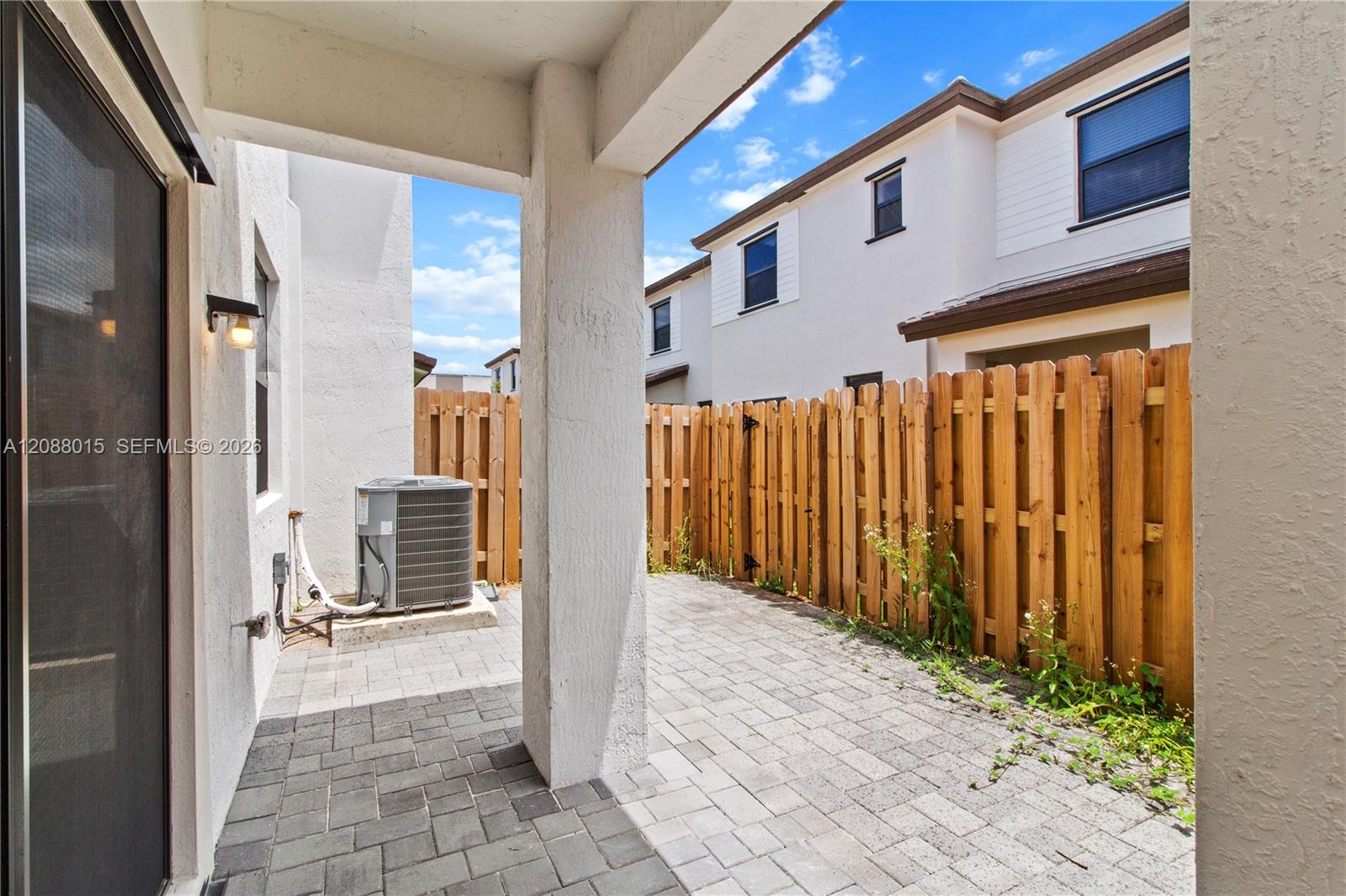 221 SW 159th Way — Photo 4