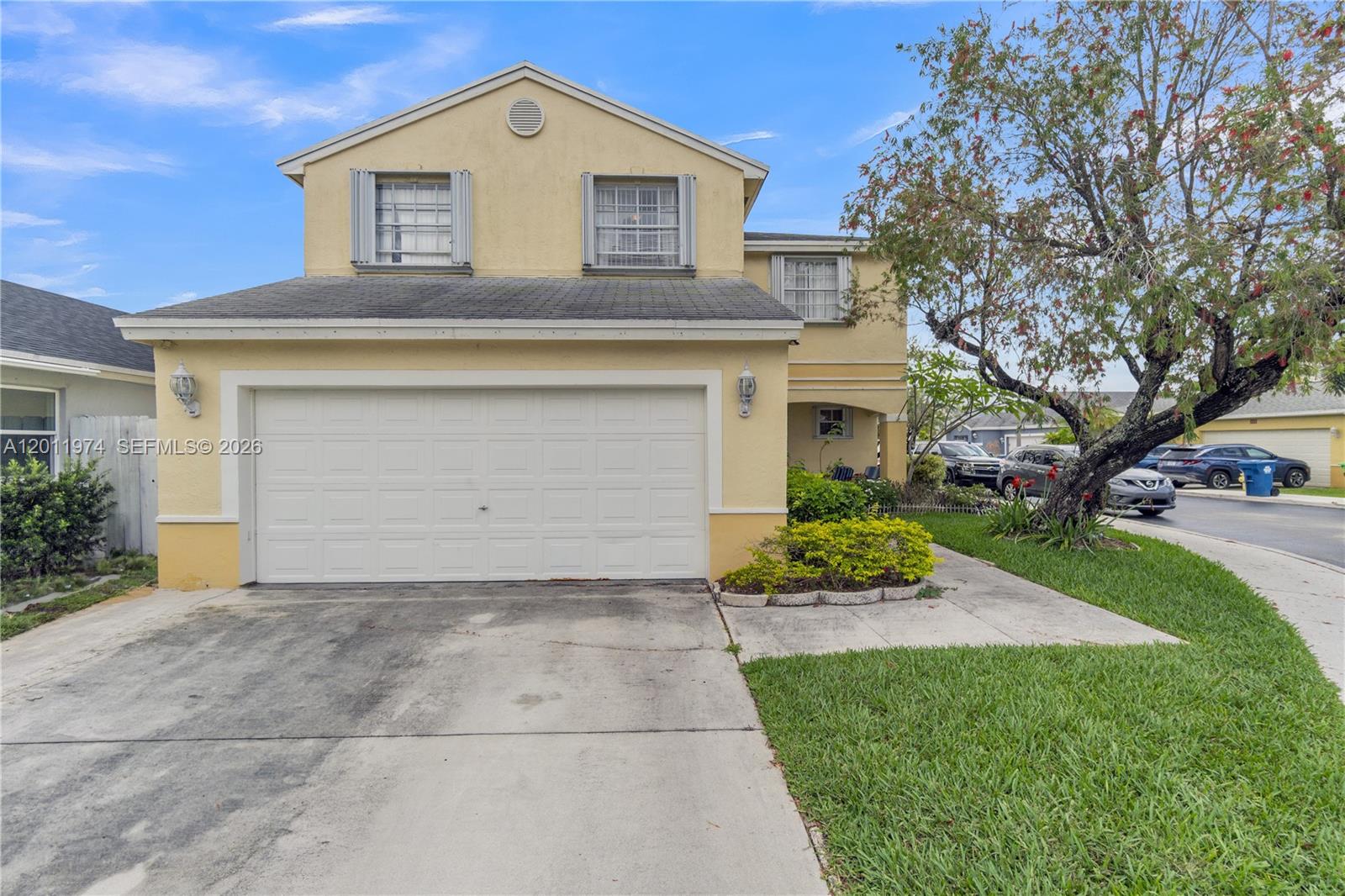 375 W Riverbend Dr, Sunrise FL 33326