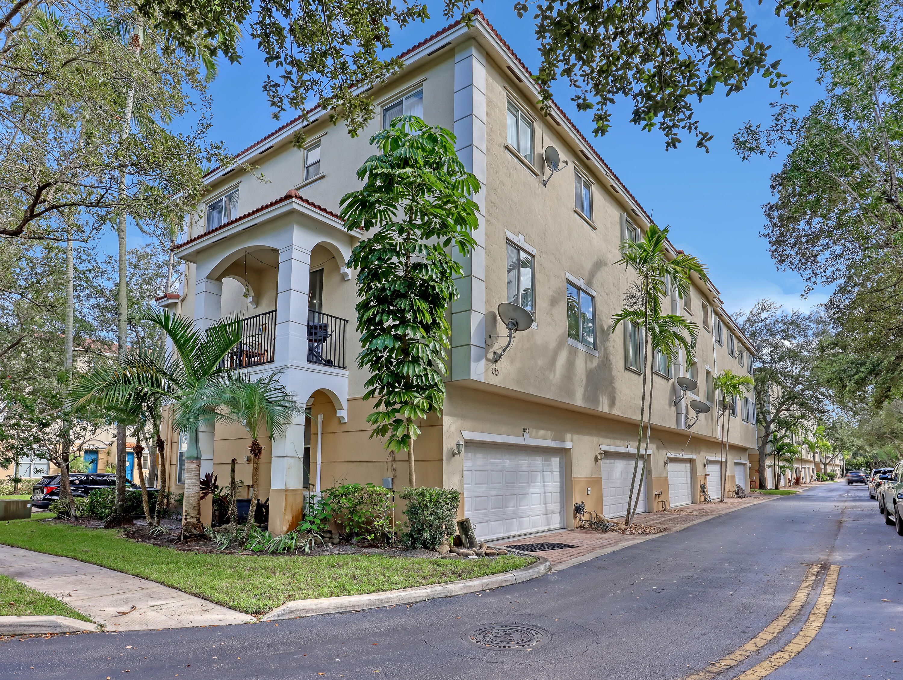 2850 S Oasis Drive — Photo 3