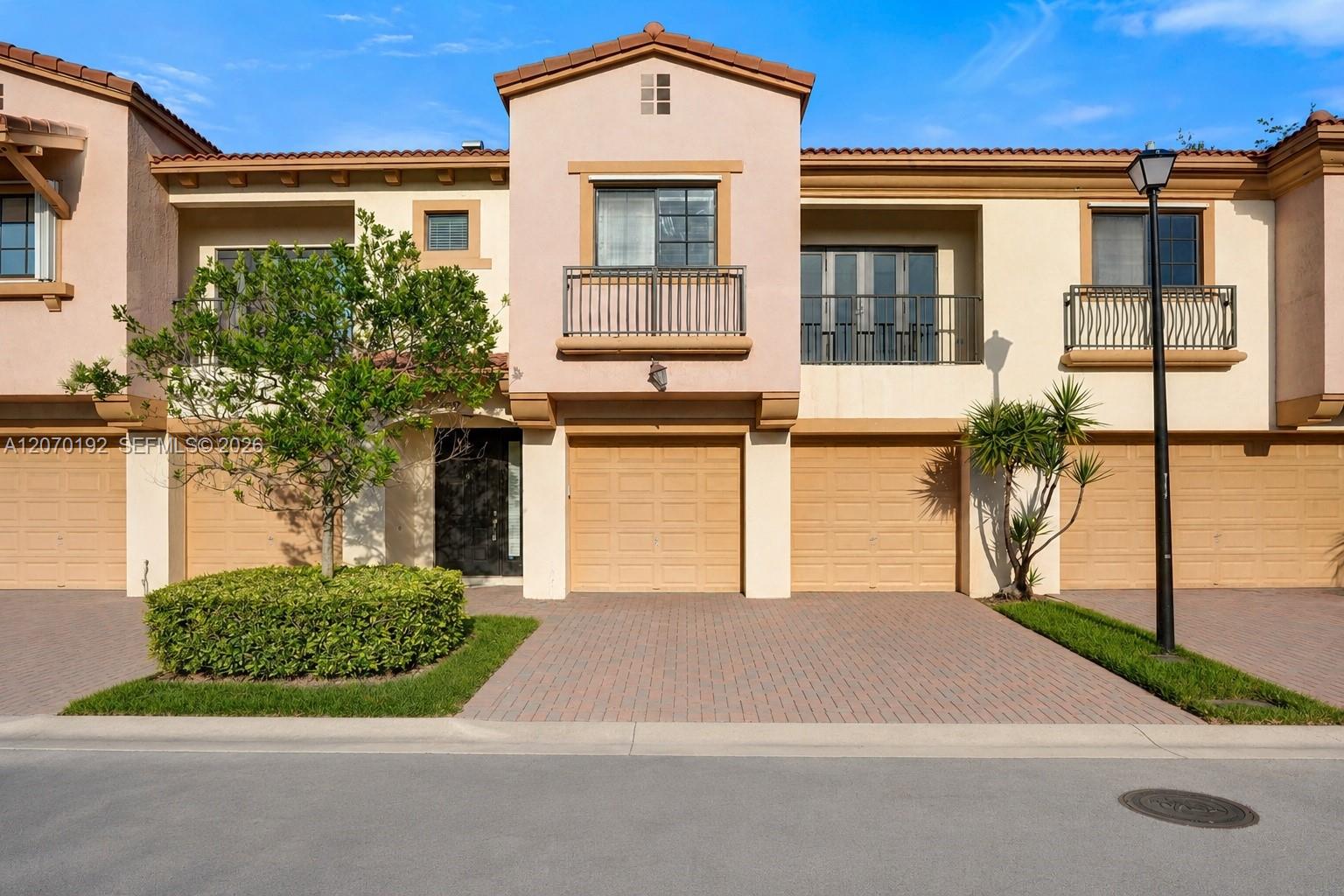 6079 Grand Cypress Cir W, Coconut Creek FL 33073