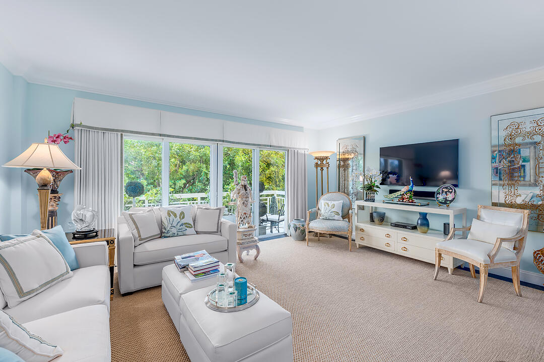 250 Bradley Place # 202, Palm Beach FL 33480