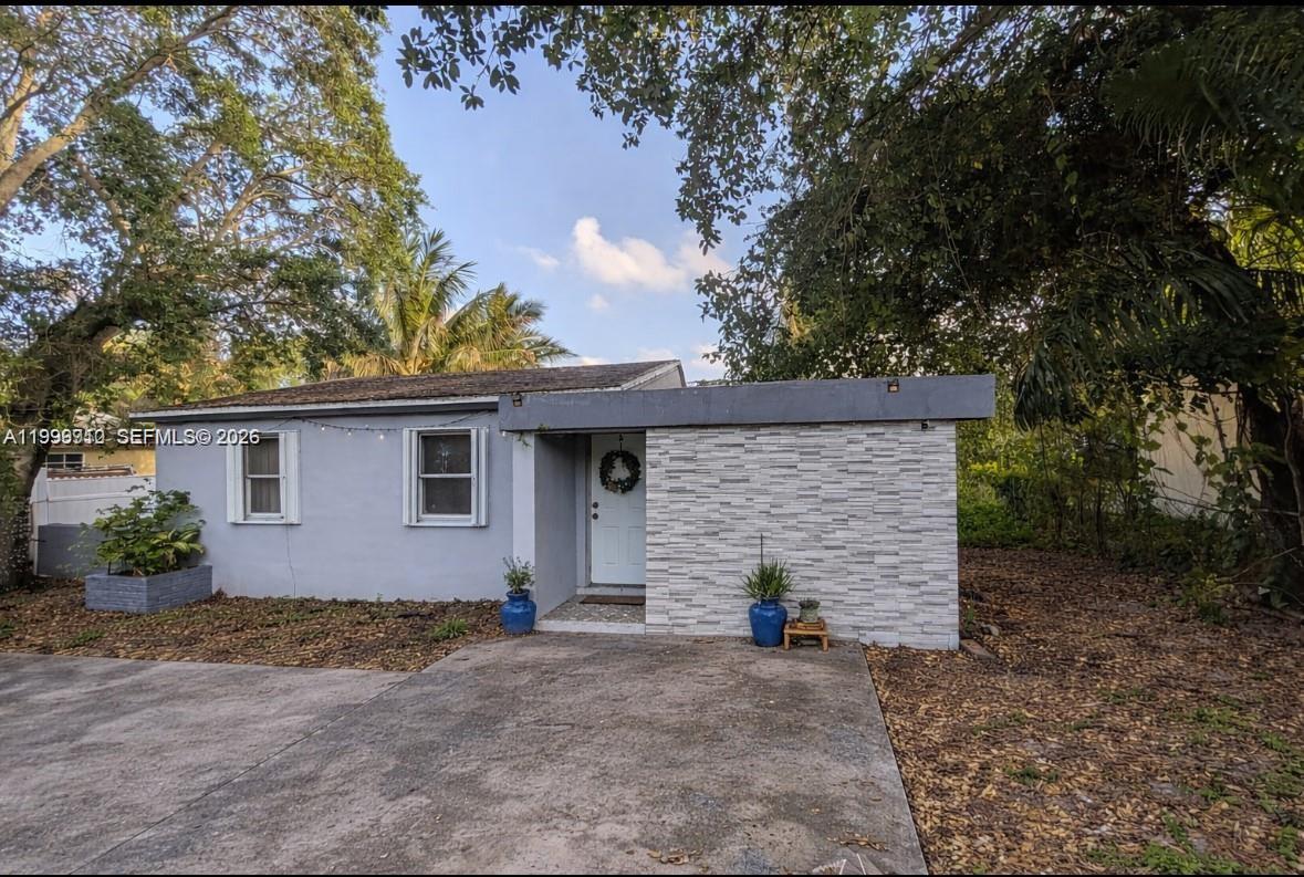 442 NE 162nd St, Miami FL 33162