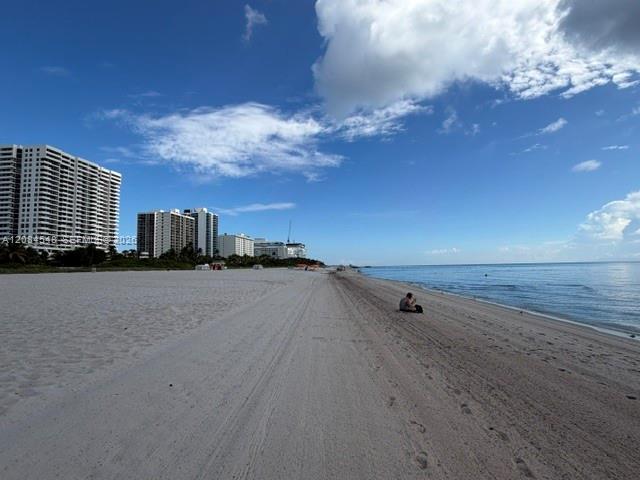 2401 Collins Ave # 610 — Photo 4
