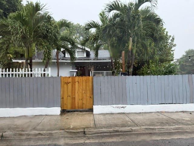 812 NW 29th Ter — Photo 3