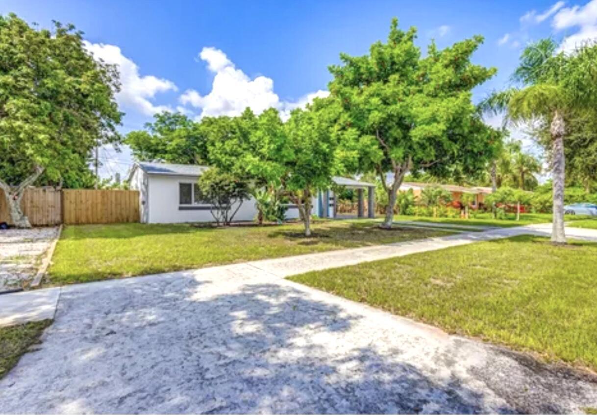 512 BAYBERRY Drive — Photo 3
