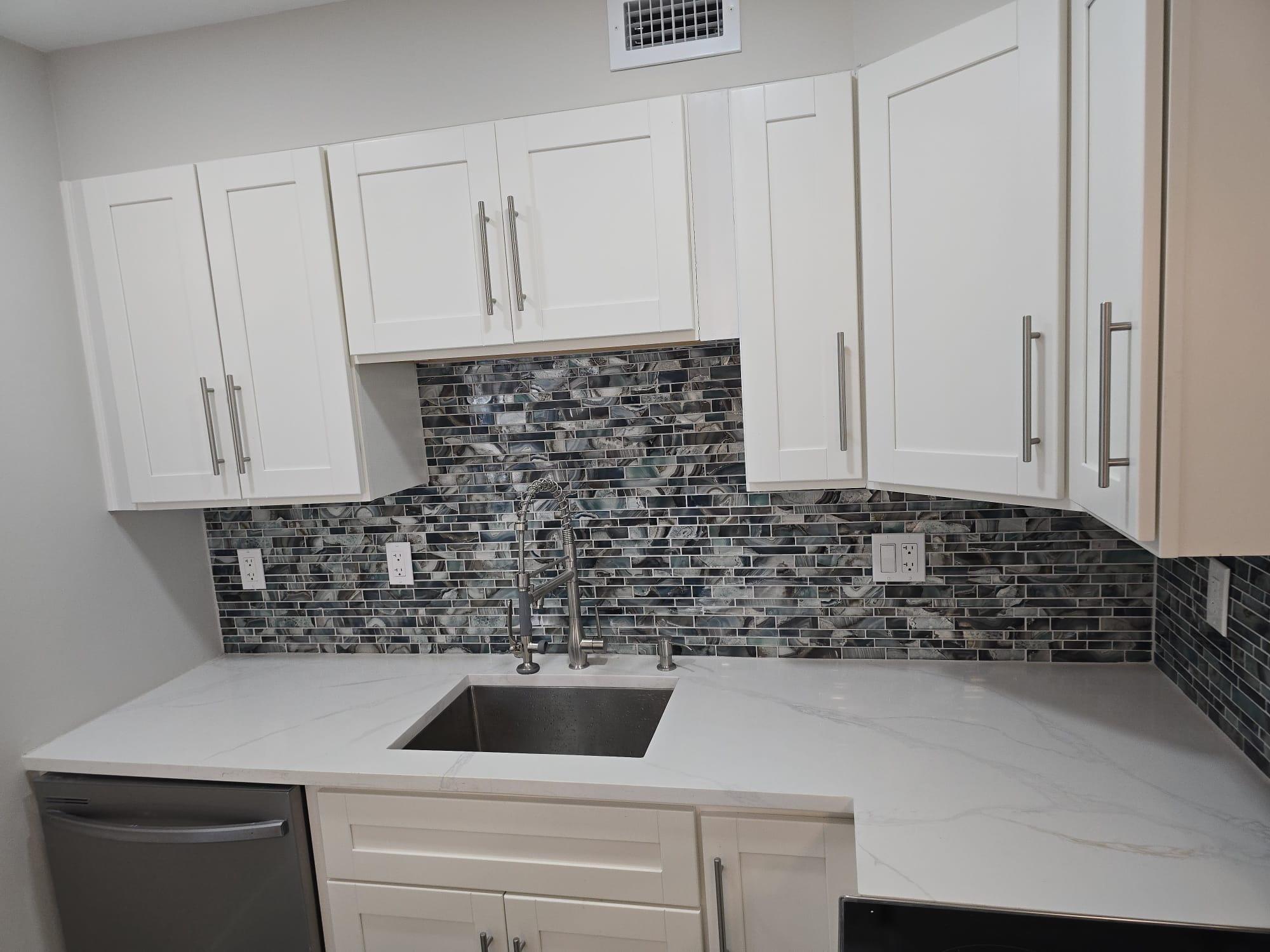 215 E NORMANDY E # 215 — Photo 4