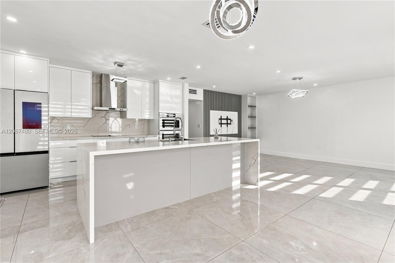9298 Jamaica Dr — Photo 4