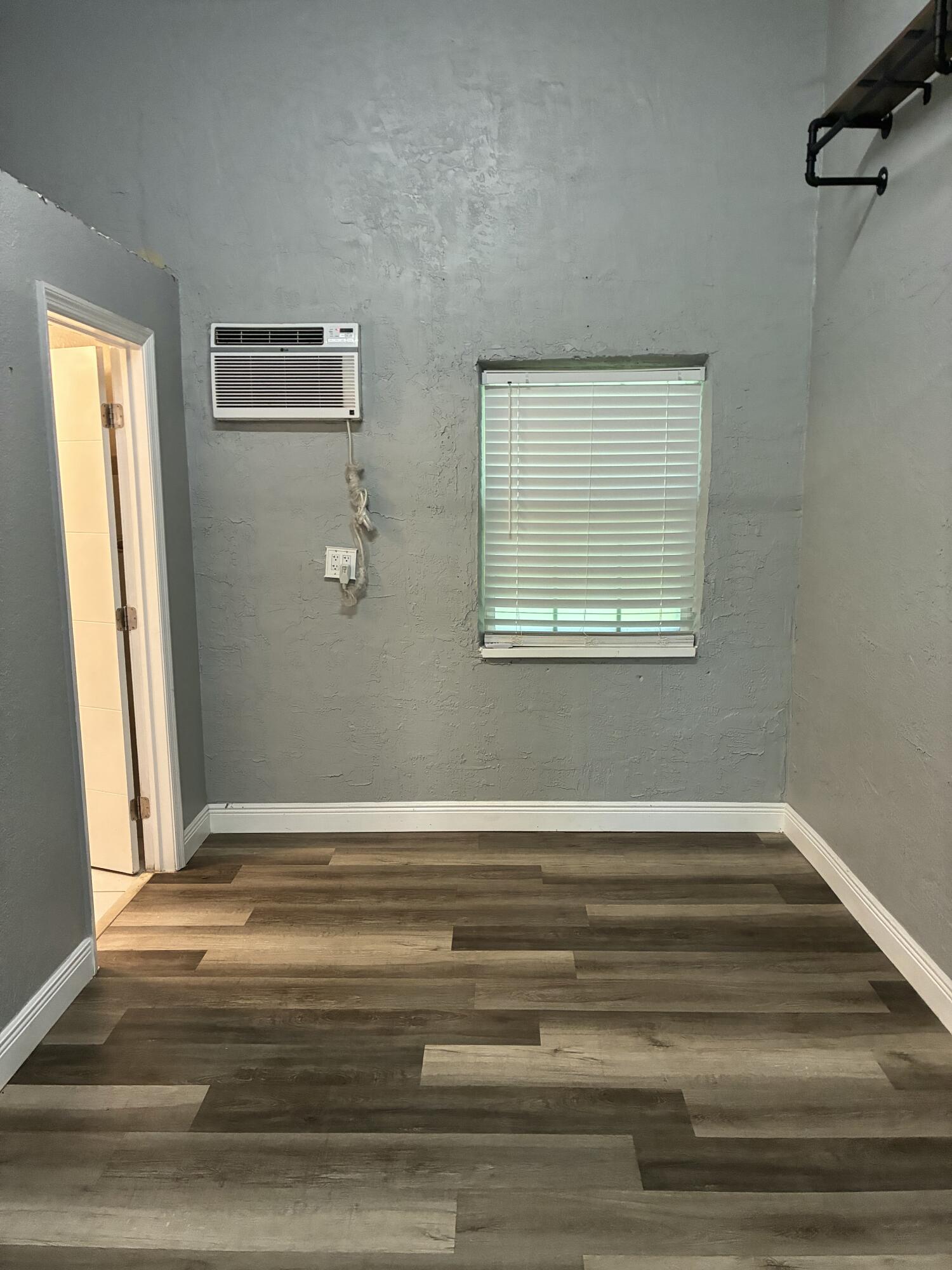 820 SW 9TH Street # 8 — Photo 2