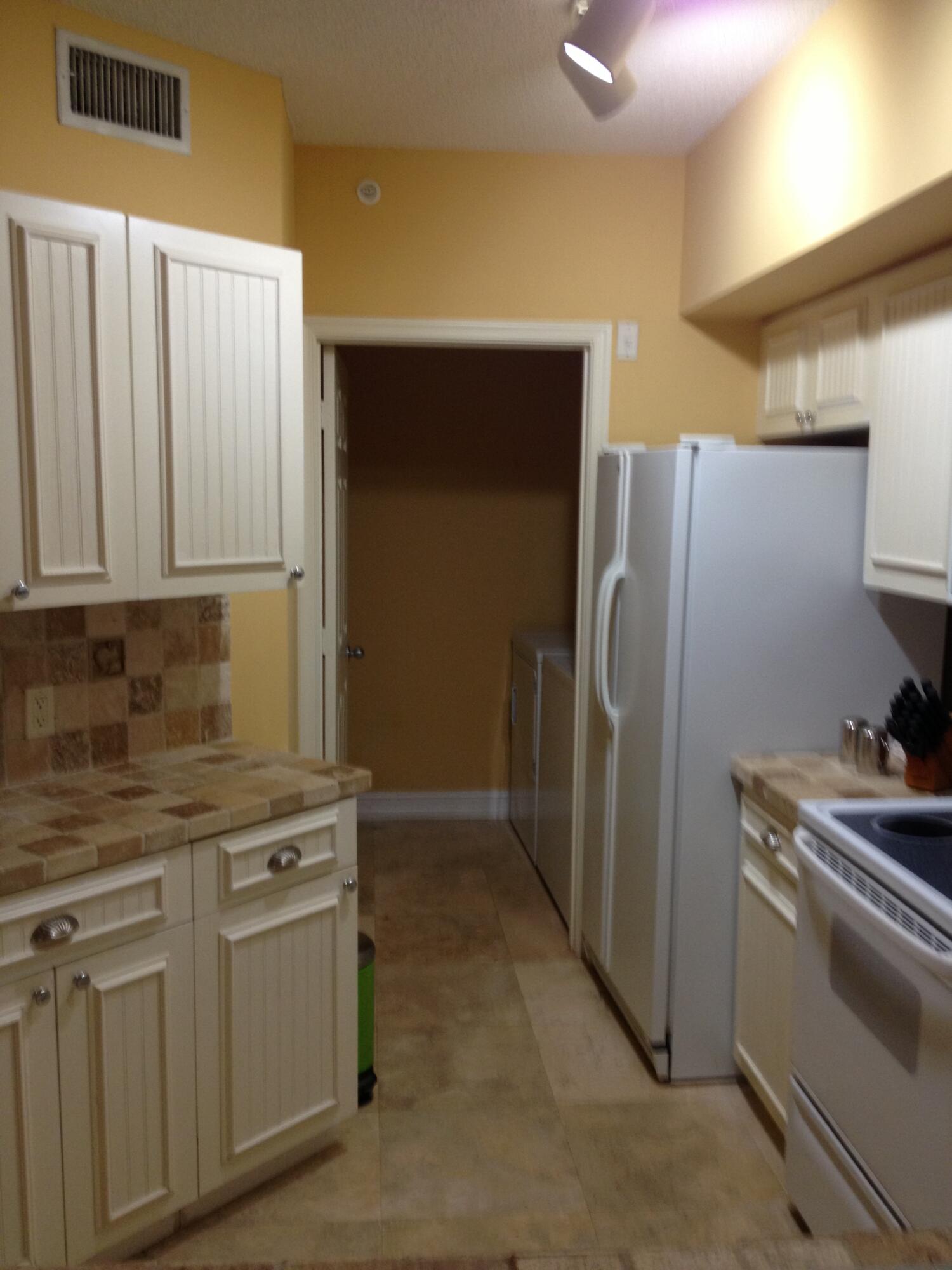 11760 SW SAINT ANDREWS Place # 103 — Photo 3