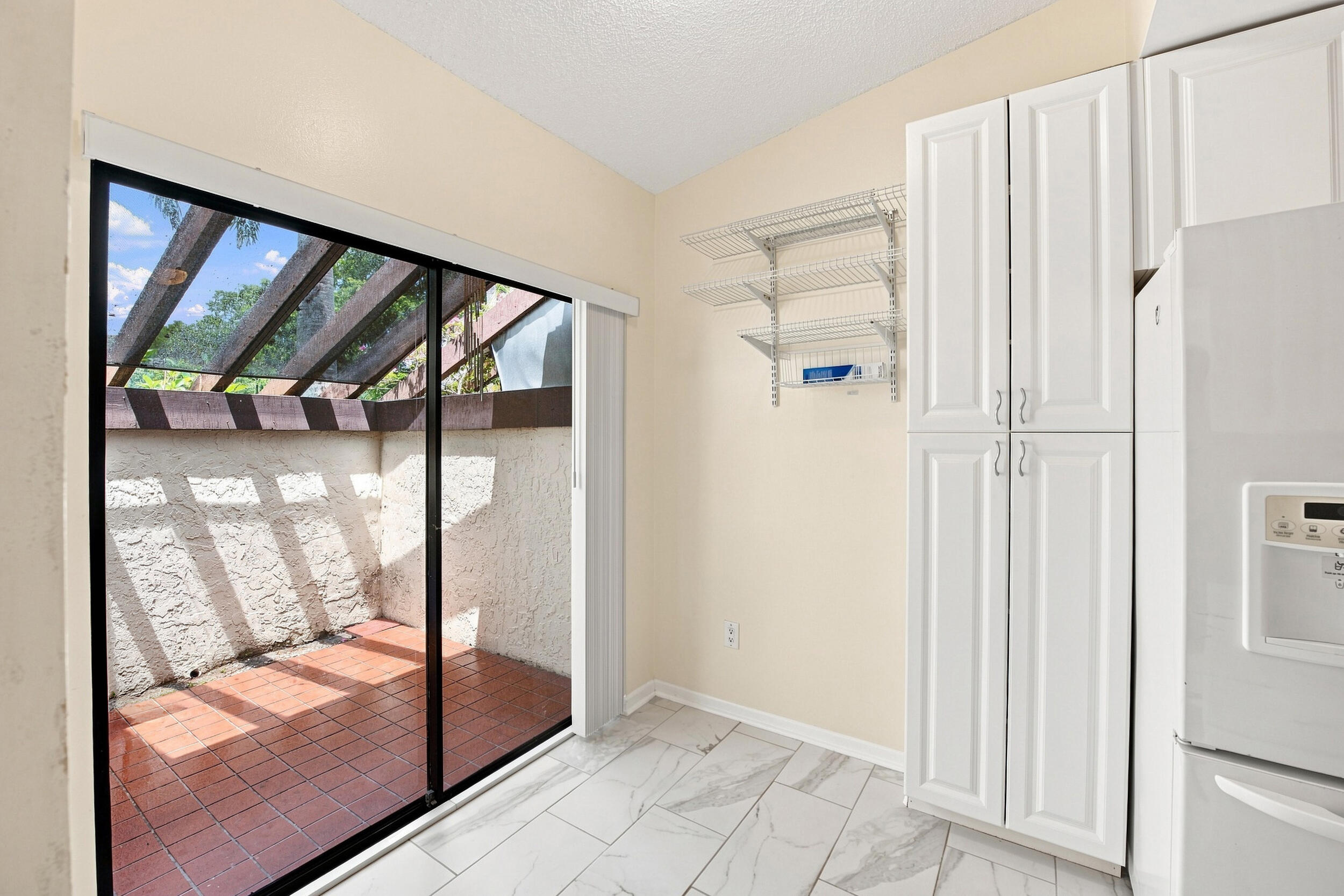 3872 Vine Trail # D — Photo 5