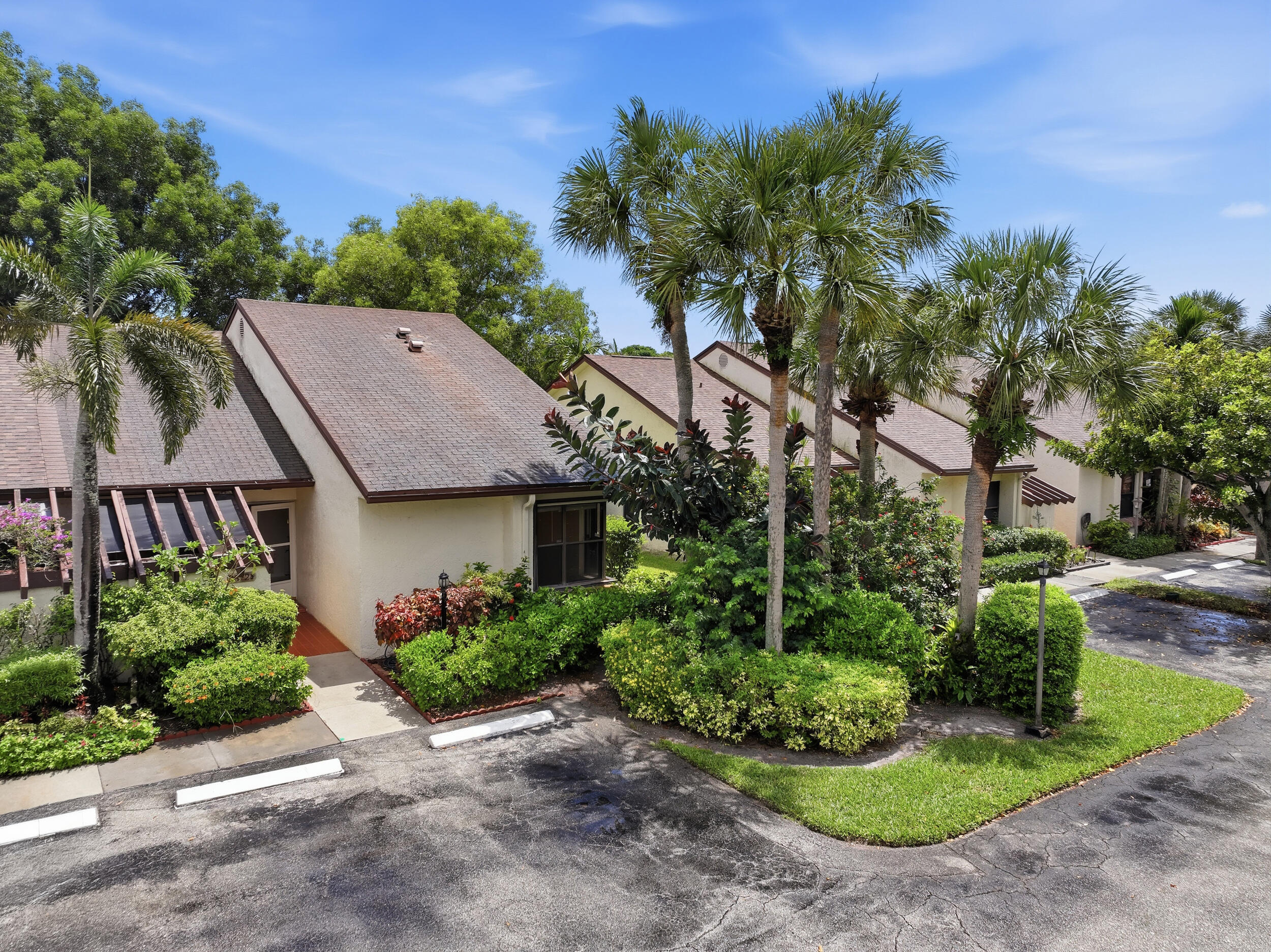 3872 Vine Trail # D — Photo 3