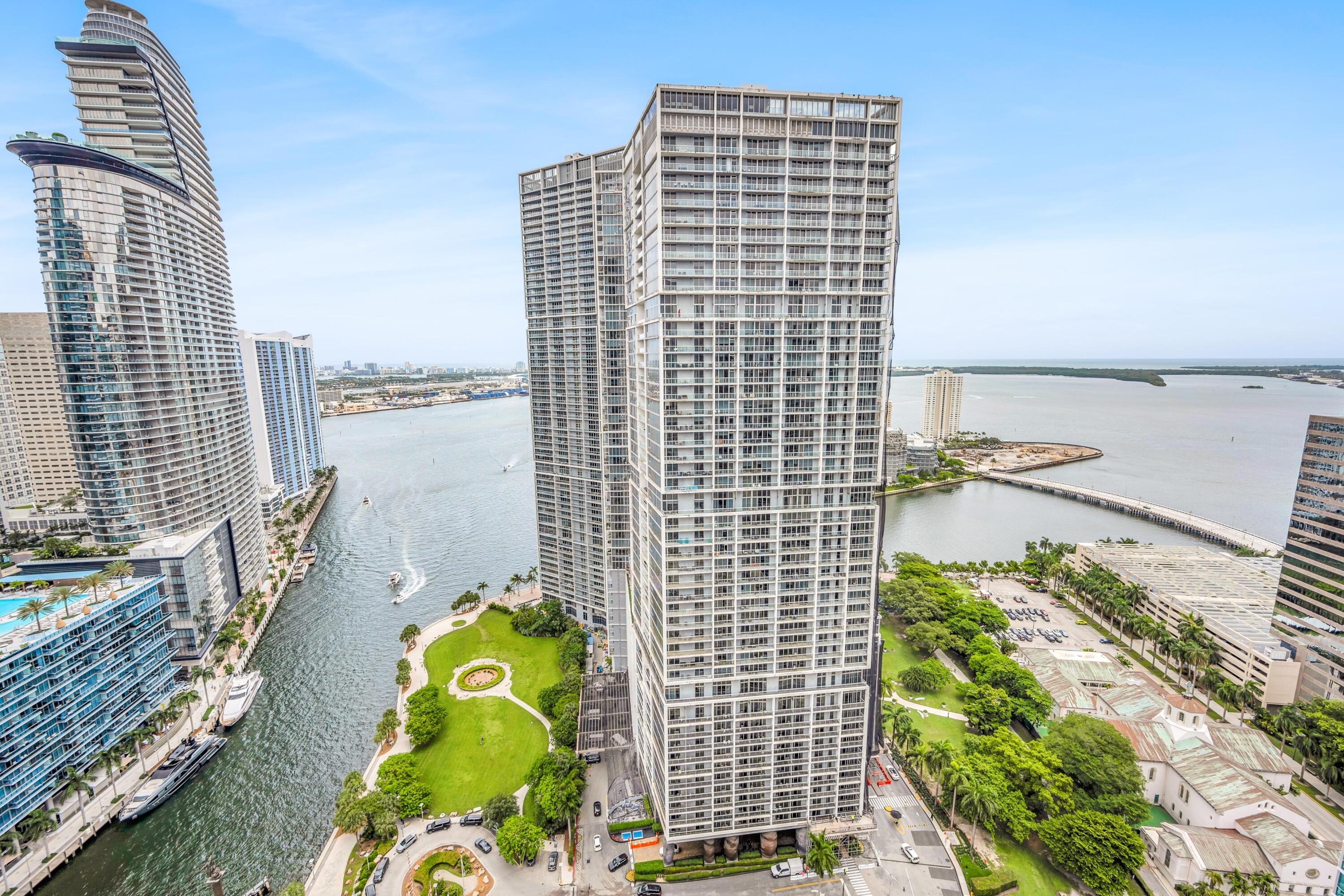 77 SE 5th Street # 1807, Miami FL 33131