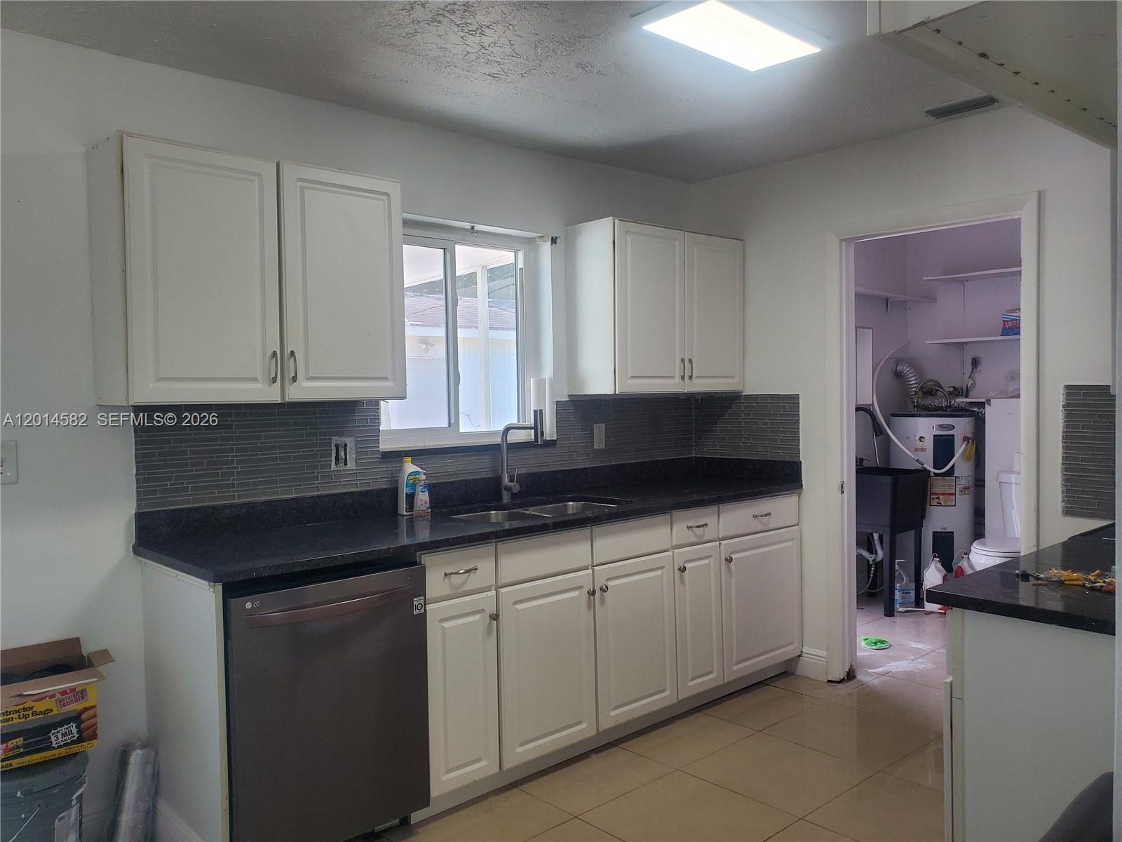 5240 SW 5th St — Photo 3