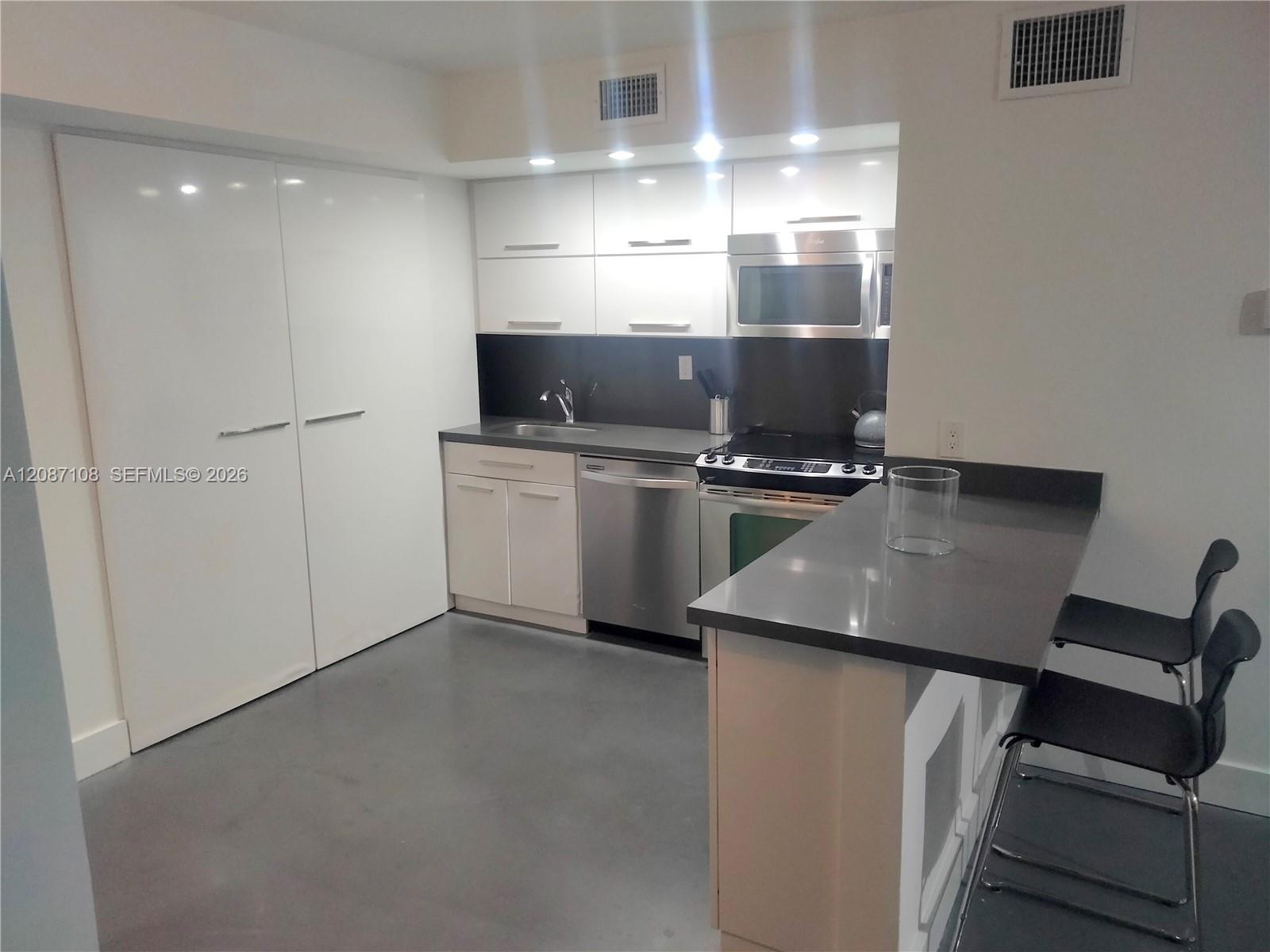 1800 Collins Ave # 6B — Photo 3