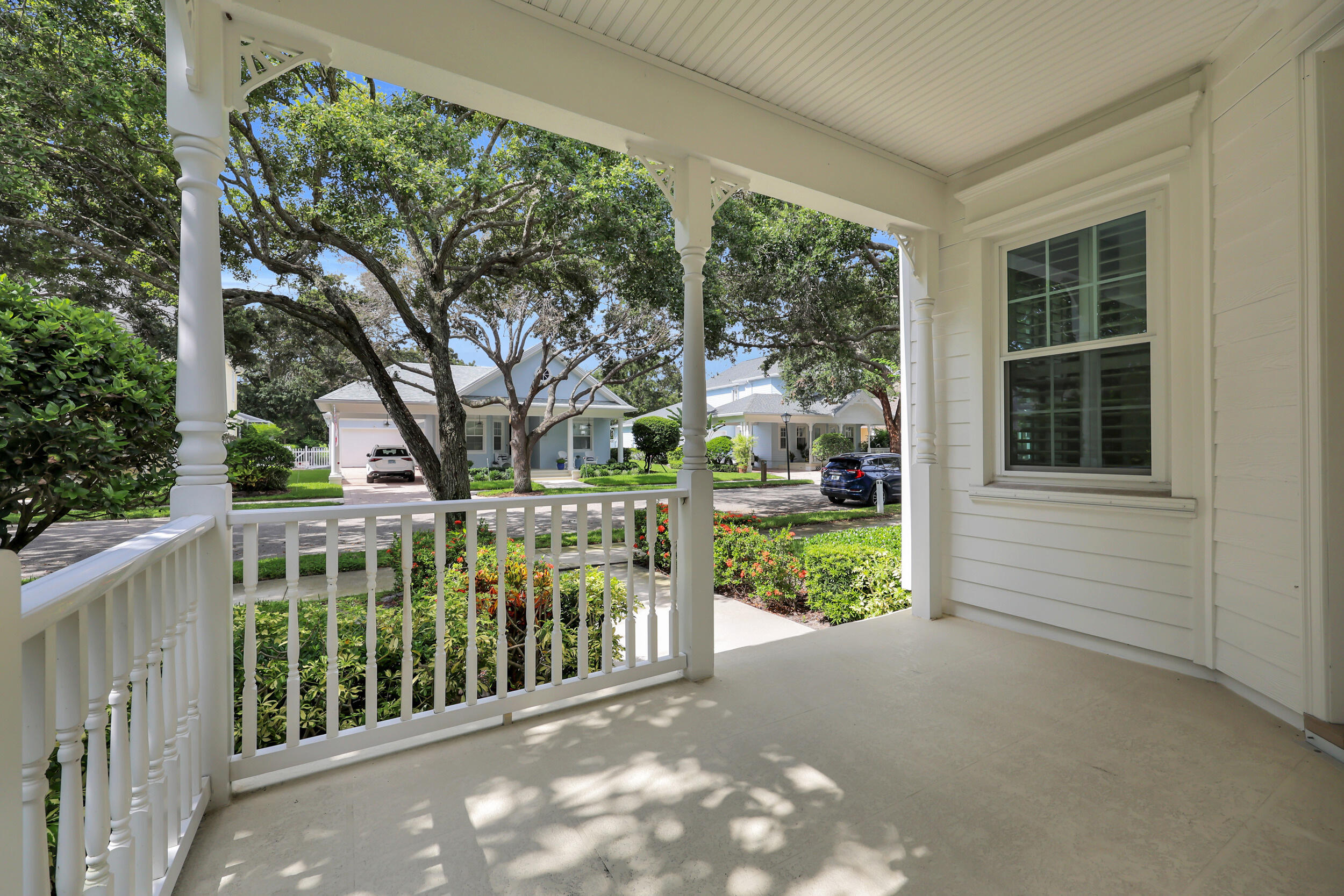 325 Sweet Bay Circle — Photo 4