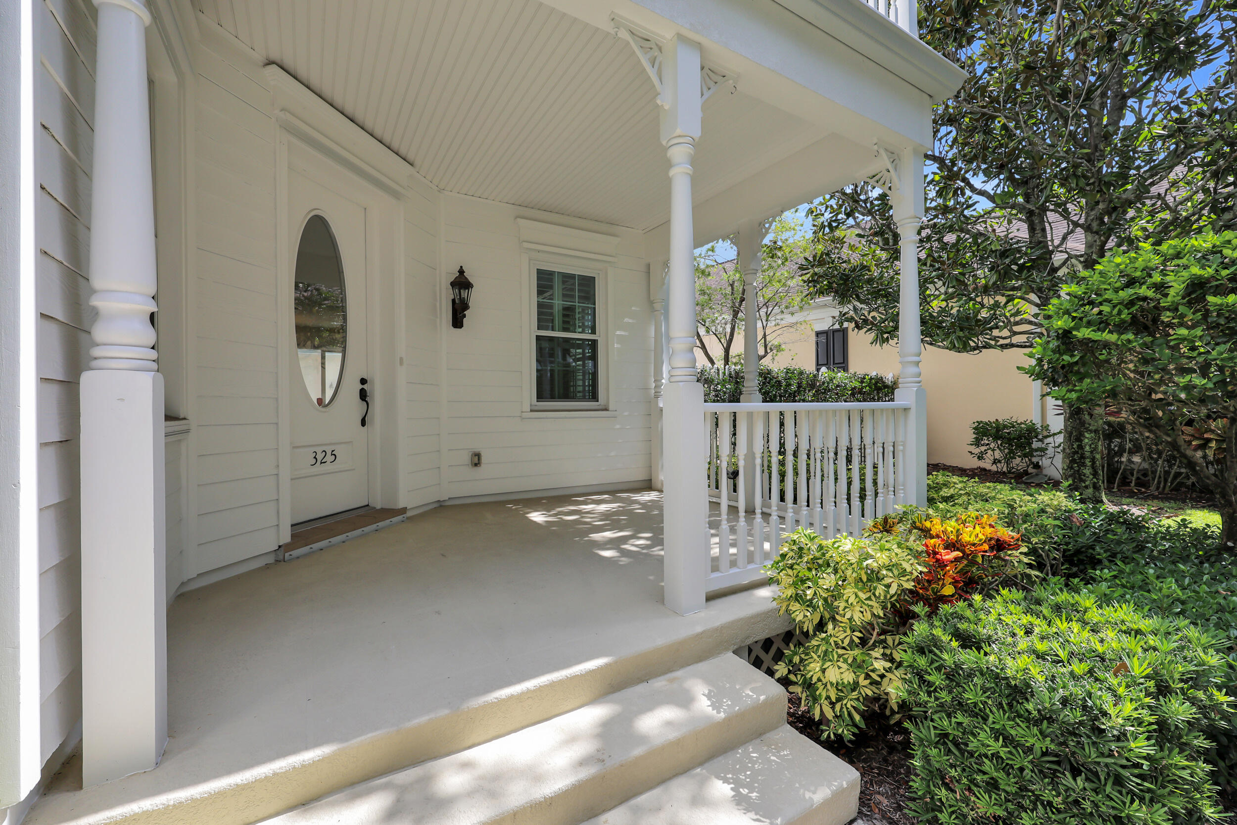 325 Sweet Bay Circle — Photo 3