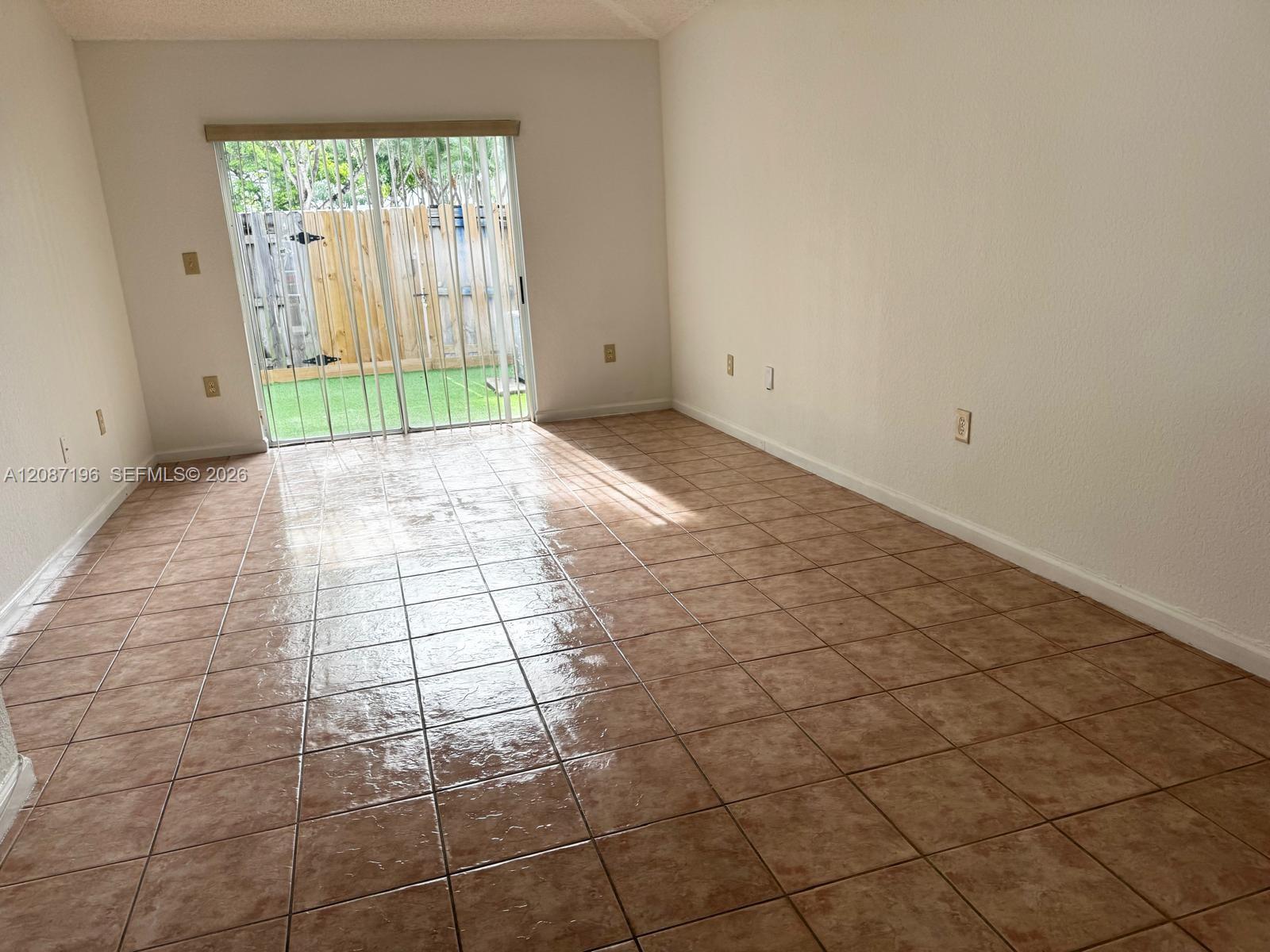 12178 SW 143rd Ln # 4 — Photo 2