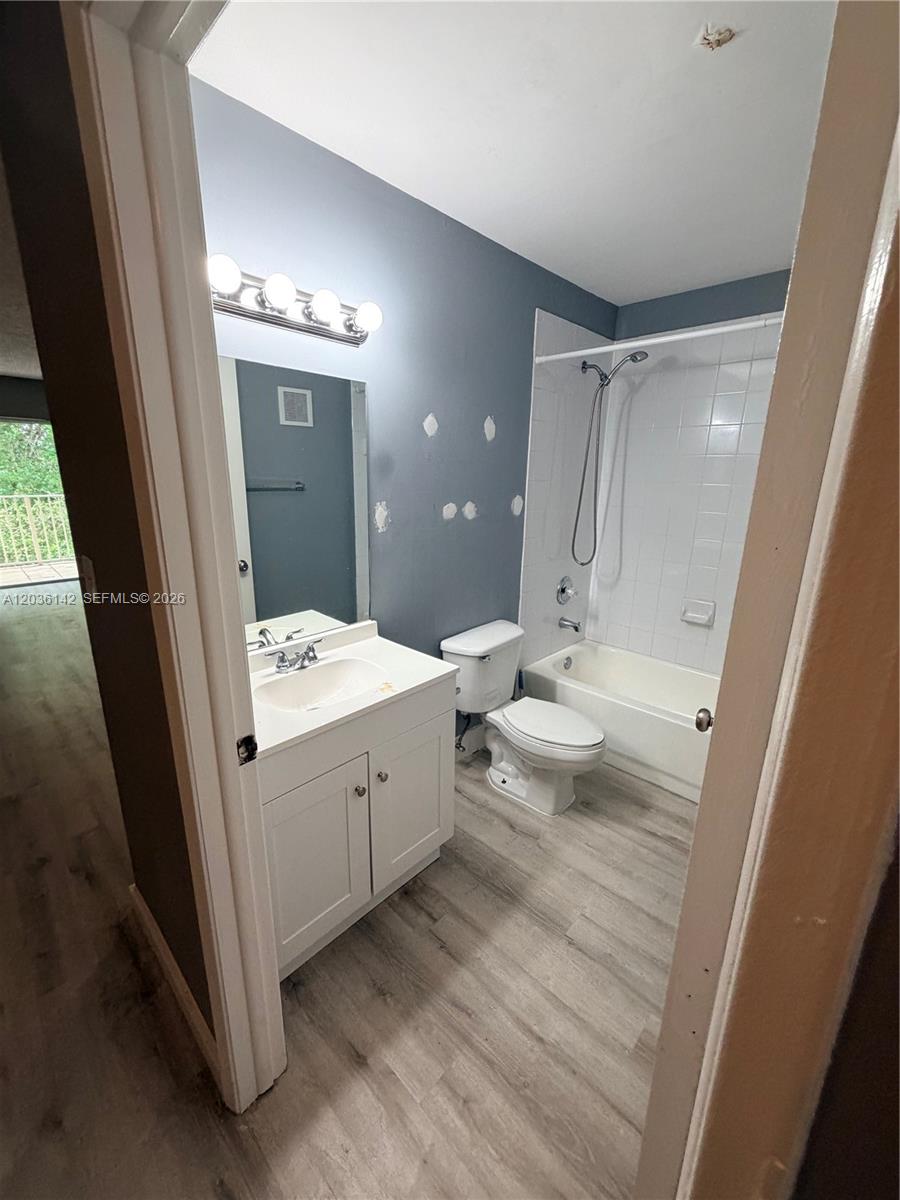 15741 SW 137th Ave # 204 — Photo 4