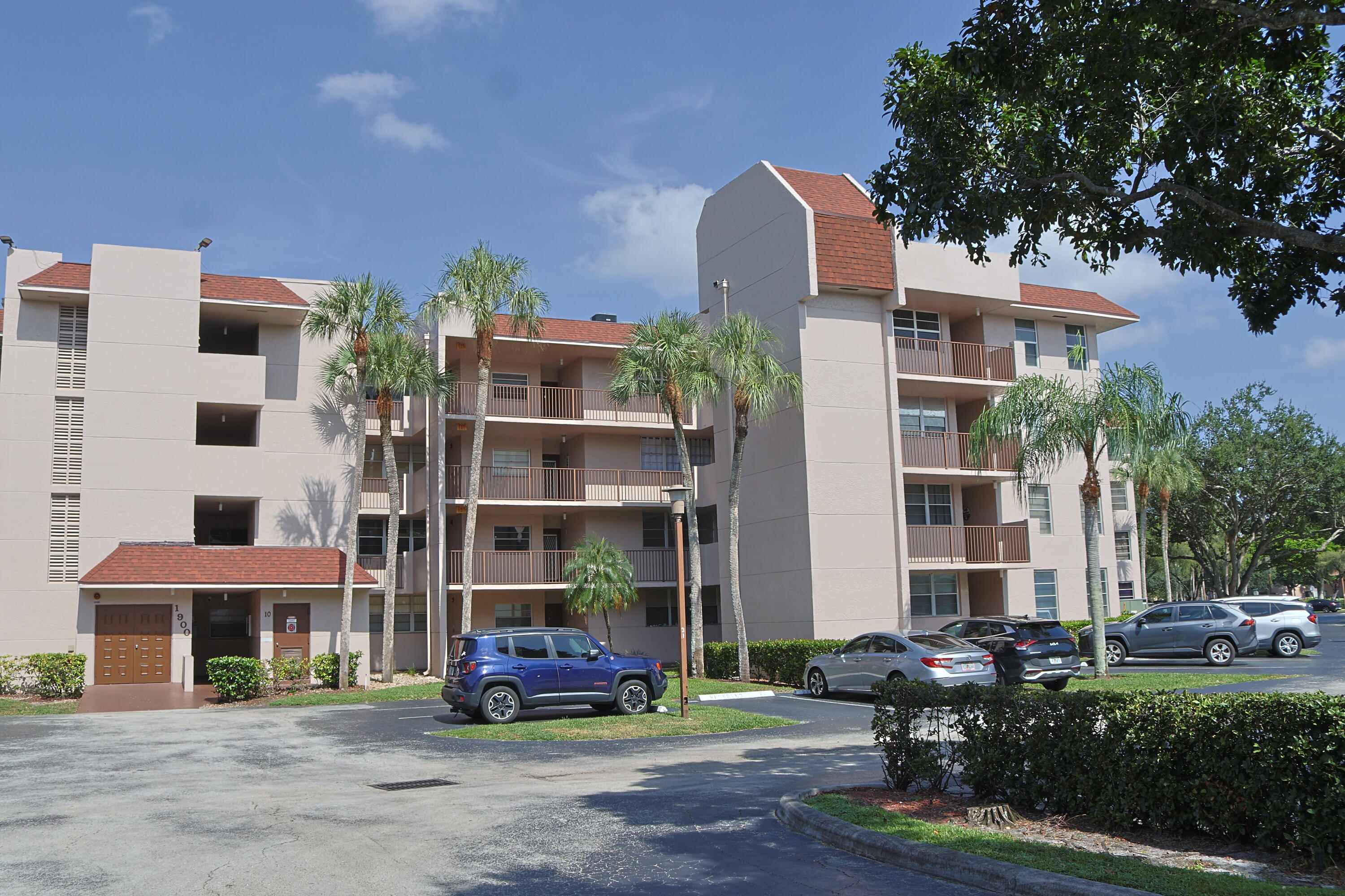 1900 Sabal Palm Drive # 106, Davie FL 33324