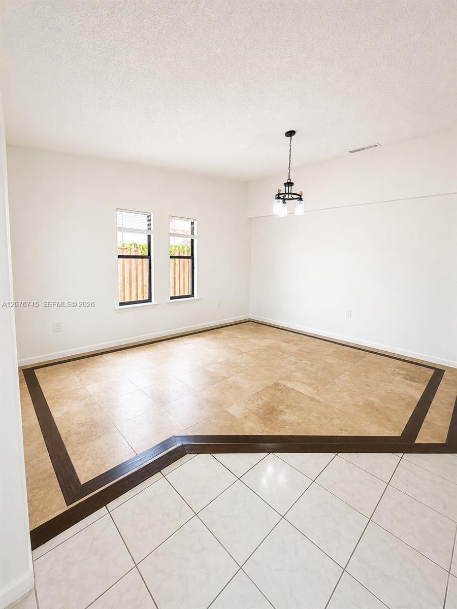 3011 SW 117th Ave — Photo 5