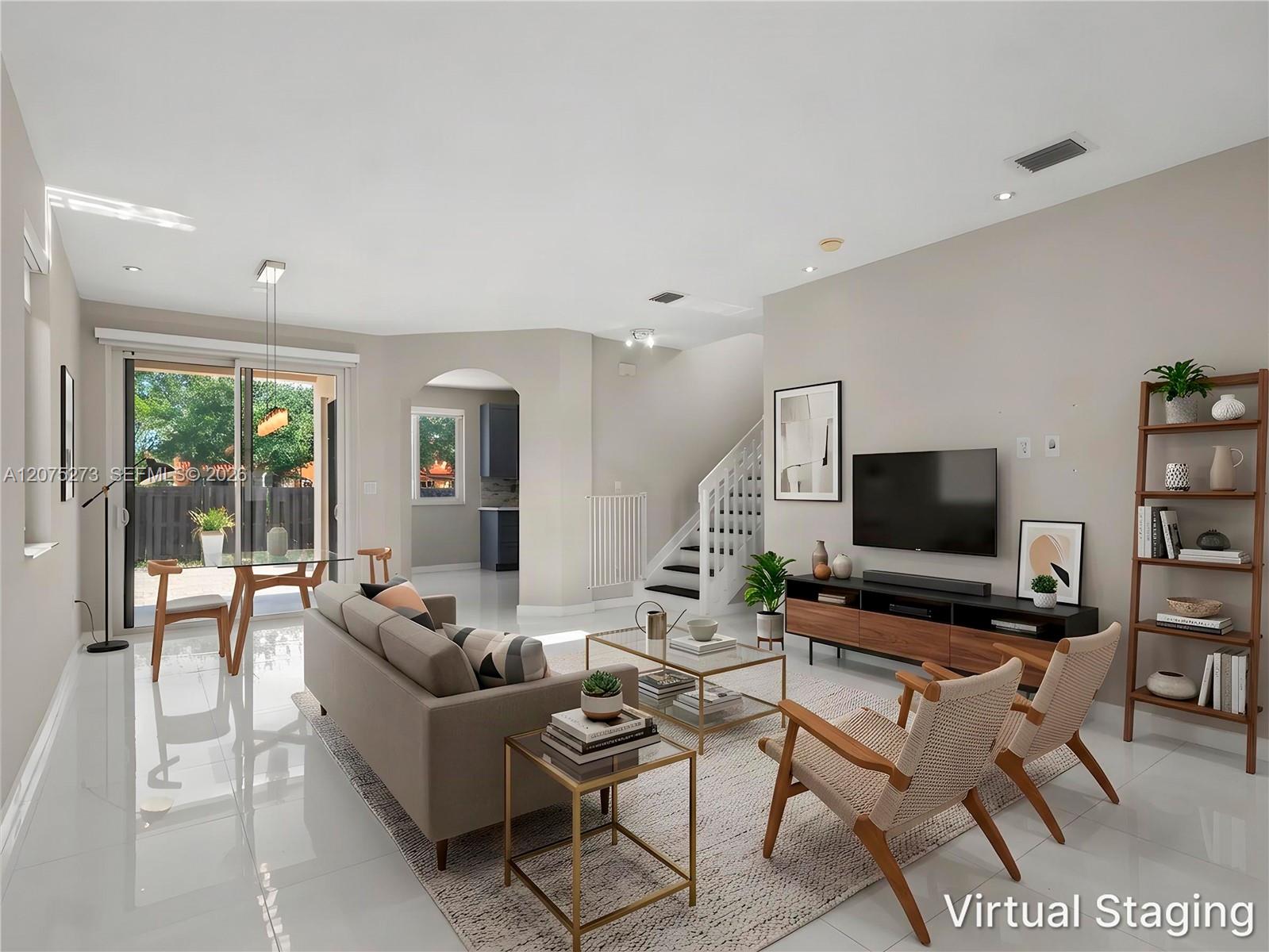 15392 SW 25th Ter — Photo 3