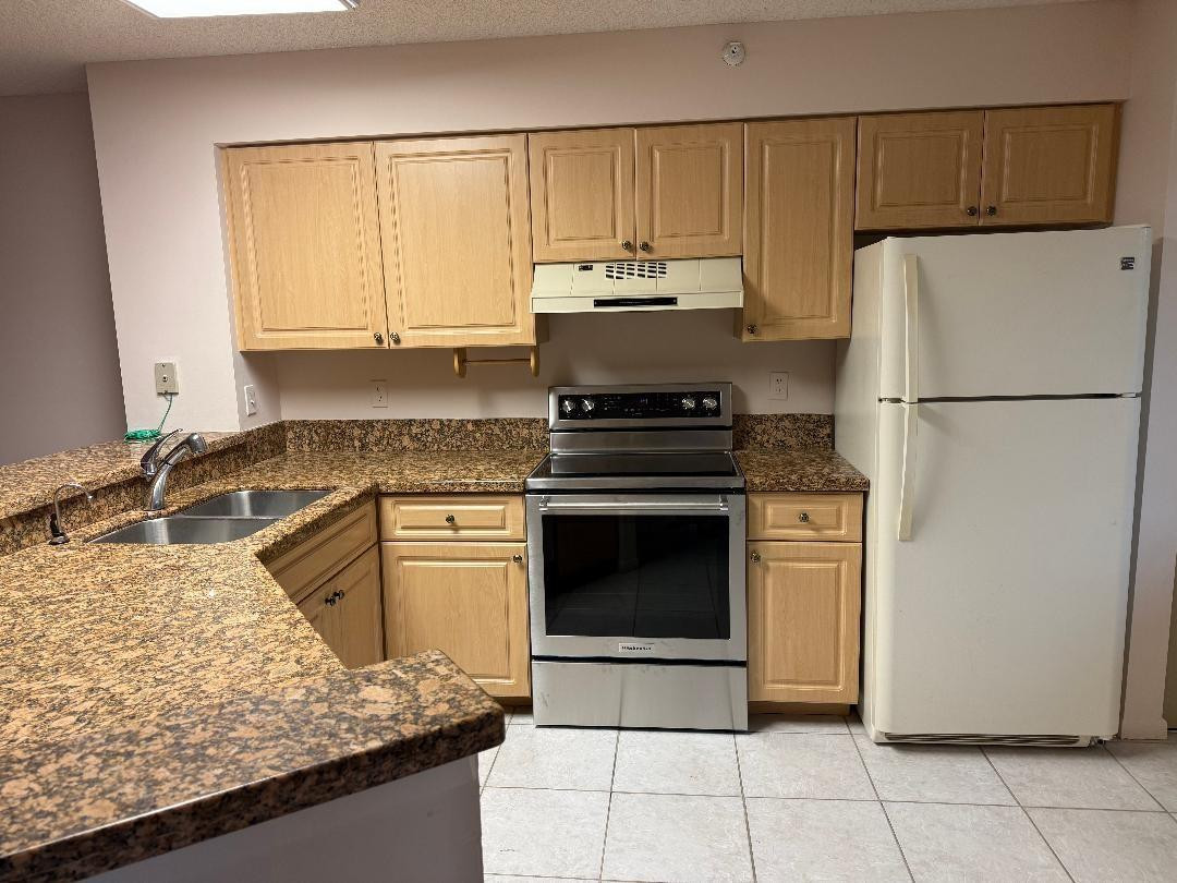 2205 S Cypress Bend Drive # 307 — Photo 2