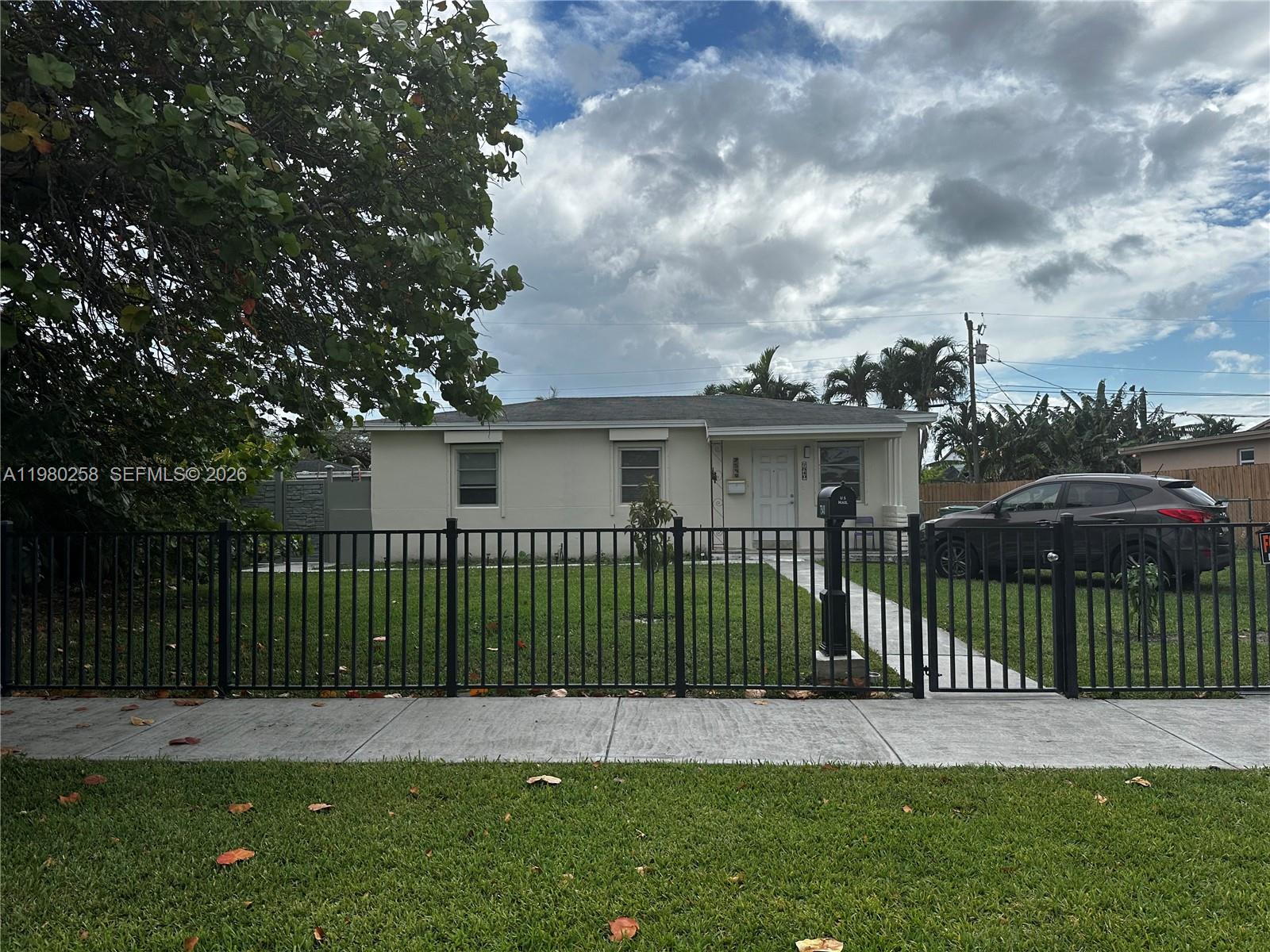 7540 SW 37th St — Photo 4