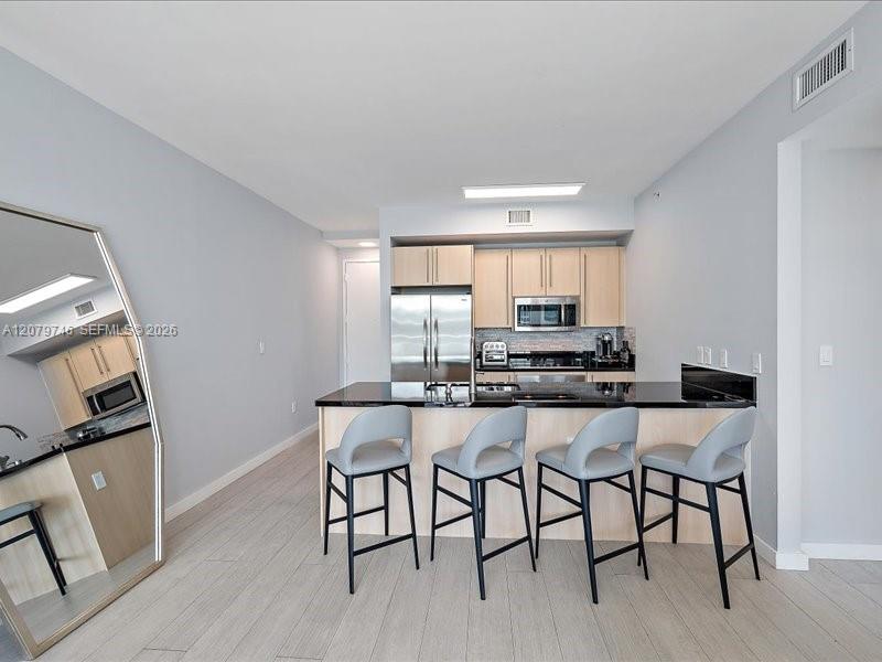 1111 SW 1st Ave # UPH4015 — Photo 4