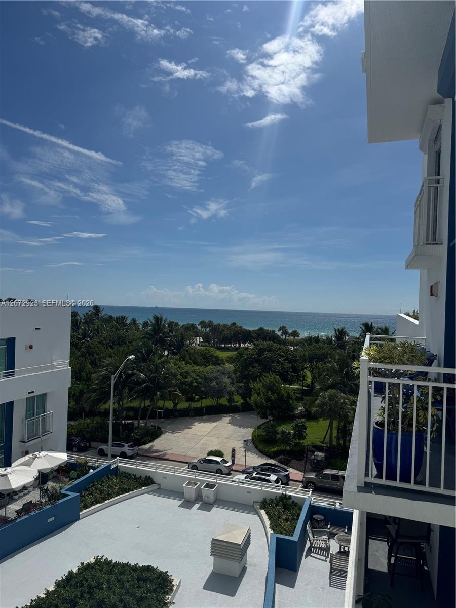 7600 Collins Ave # 703, Miami Beach FL 33141