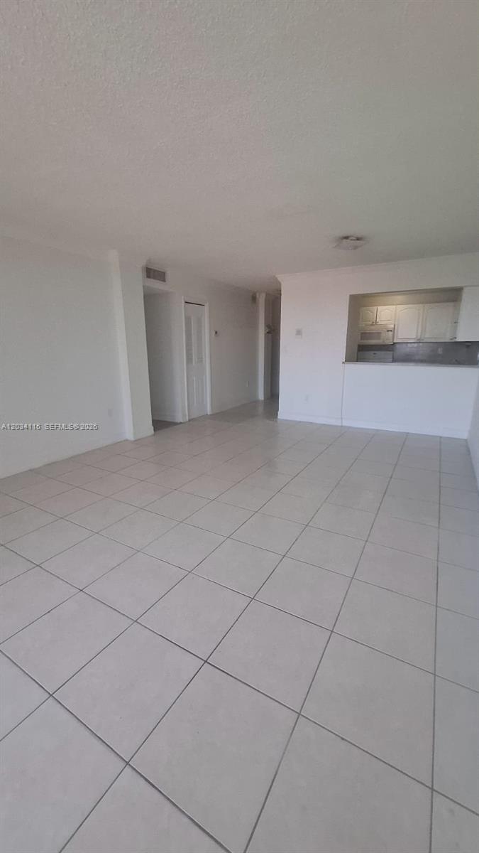 6940 Miami Gardens Dr # 522, Hialeah FL 33015
