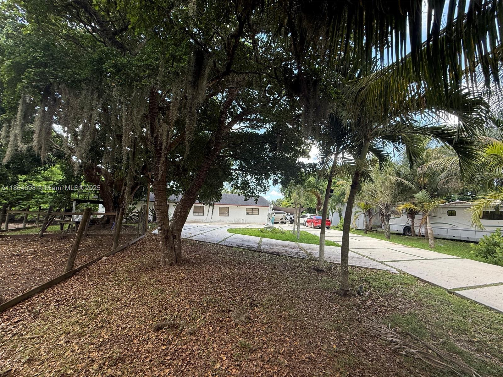 15765 SW 206th Ave — Photo 3