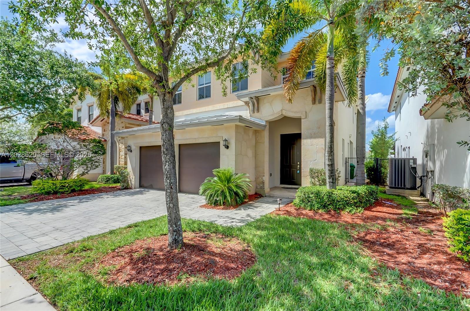 10555 NW 69th Ter, Doral FL 33178
