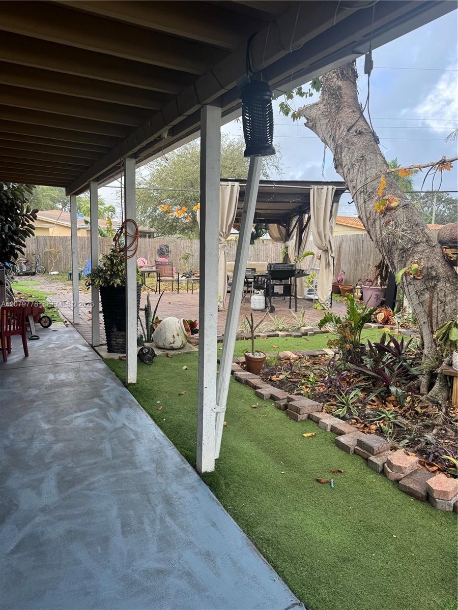 1625 NW 9th Ave # A — Photo 3