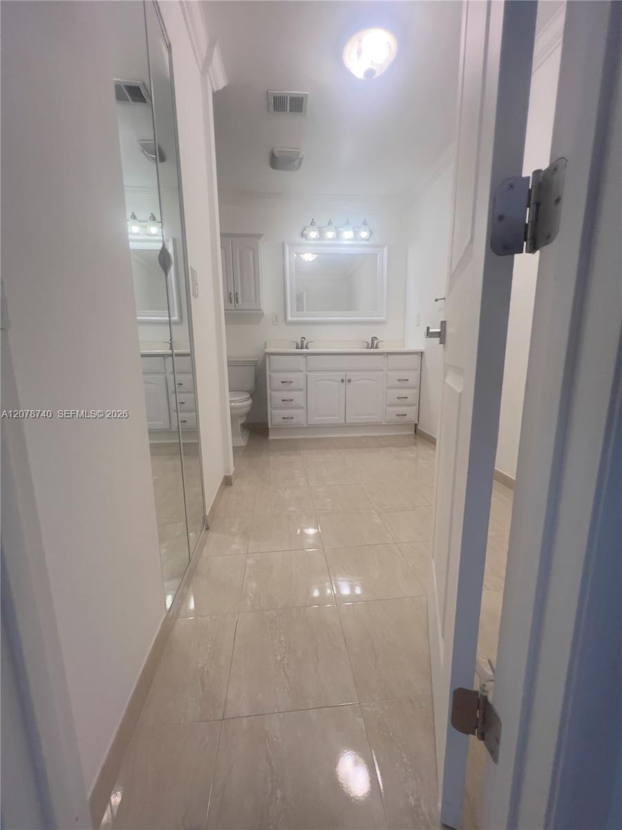 3302 Farragut St # 5f — Photo 5