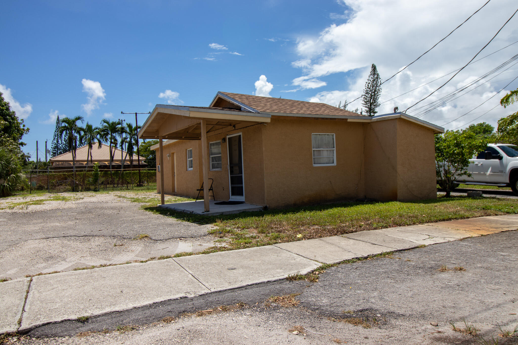 242 SW 7TH Court — Photo 3
