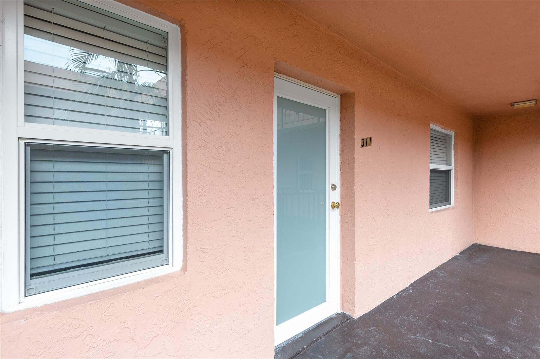 2841 Somerset Drive # 311 — Photo 2