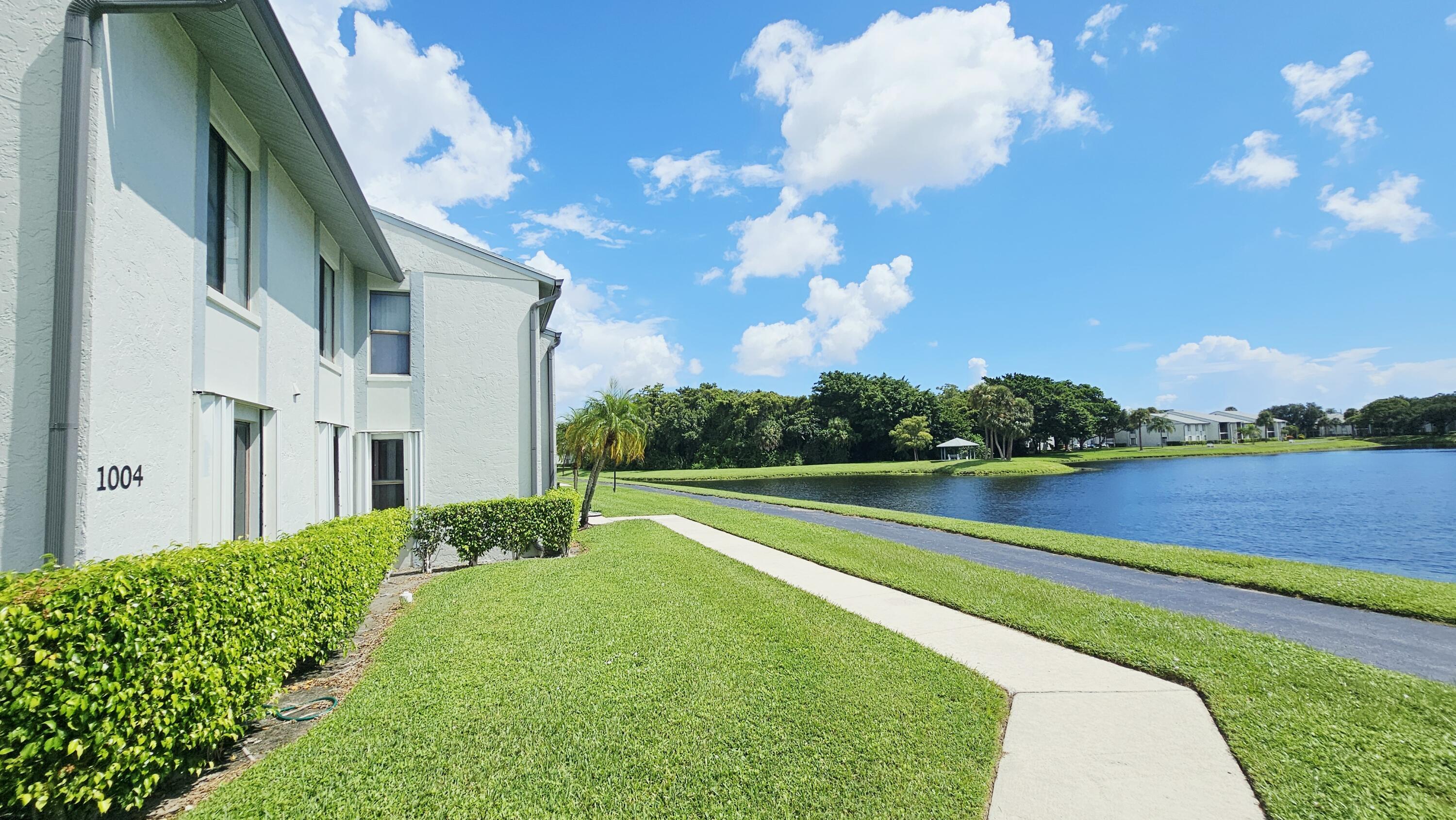 1004 Green Pine Boulevard # G1 — Photo 2