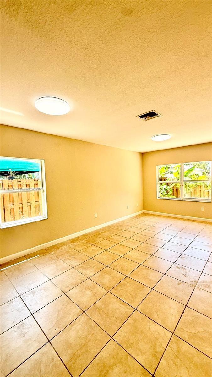 2364 NE 4th St # 2364 — Photo 5