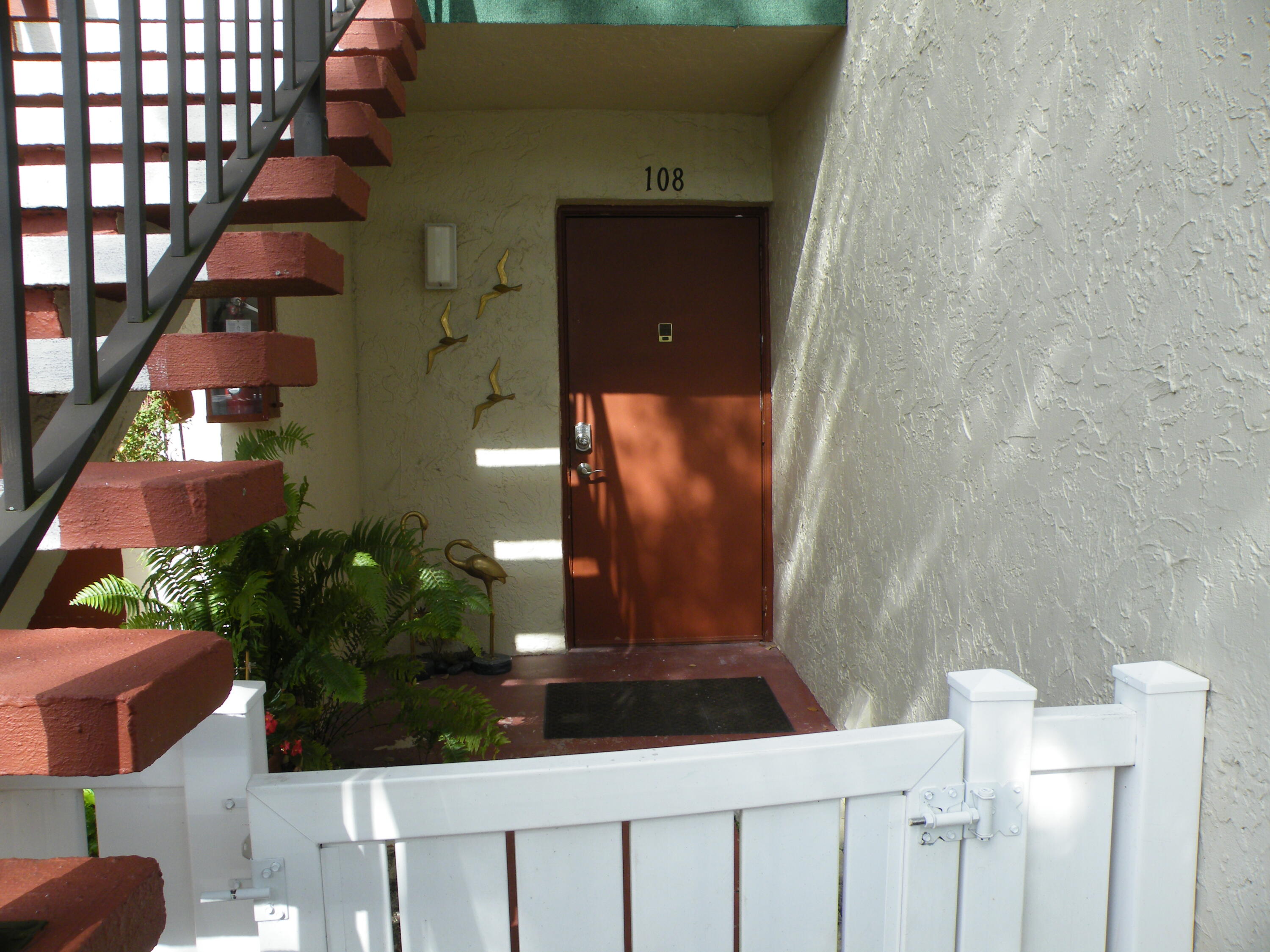 15 Willowbrook Lane # 108 — Photo 2