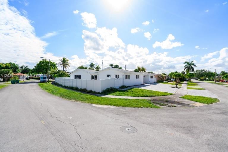 1950 NE 208th Ter, Miami FL 33179
