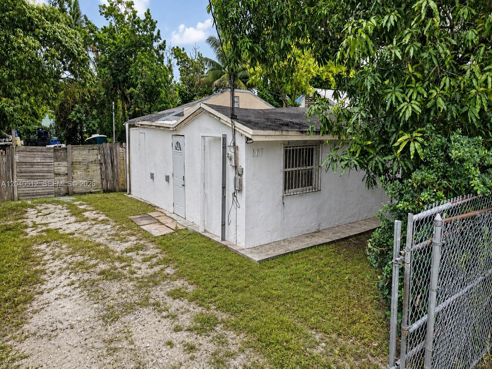 867 NW 109th St, Miami FL 33168